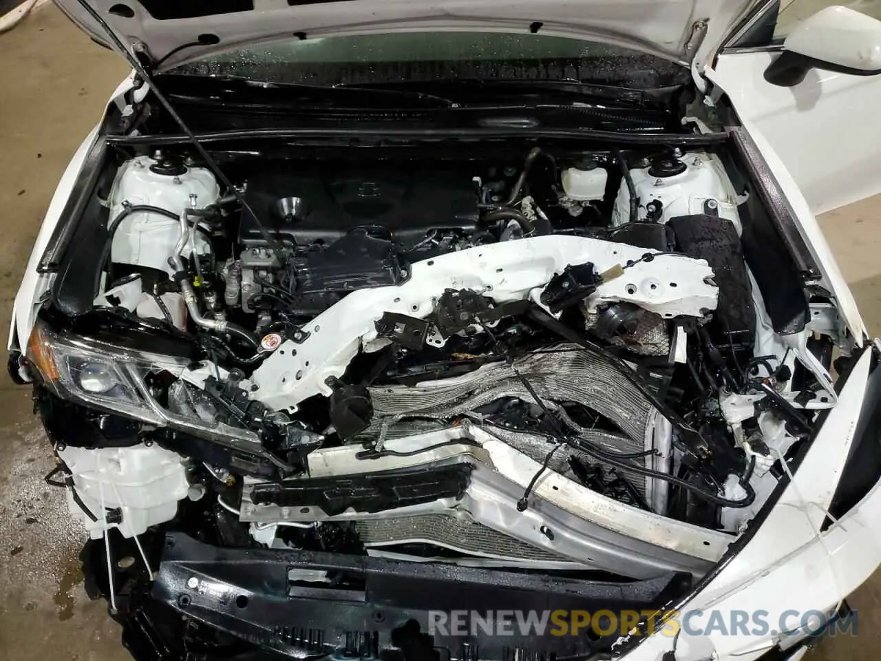 11 Photograph of a damaged car 4T1C11AK6NU654674 TOYOTA CAMRY 2022