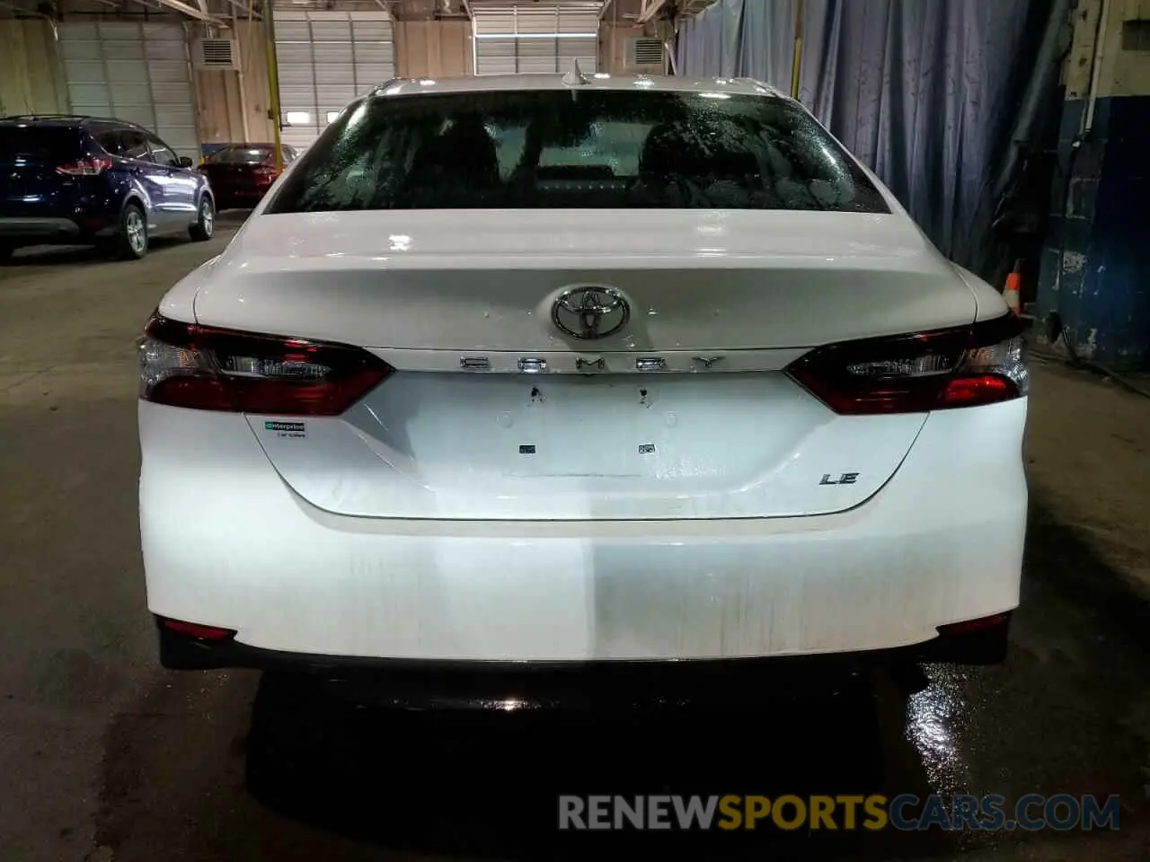 6 Photograph of a damaged car 4T1C11AK6NU654674 TOYOTA CAMRY 2022