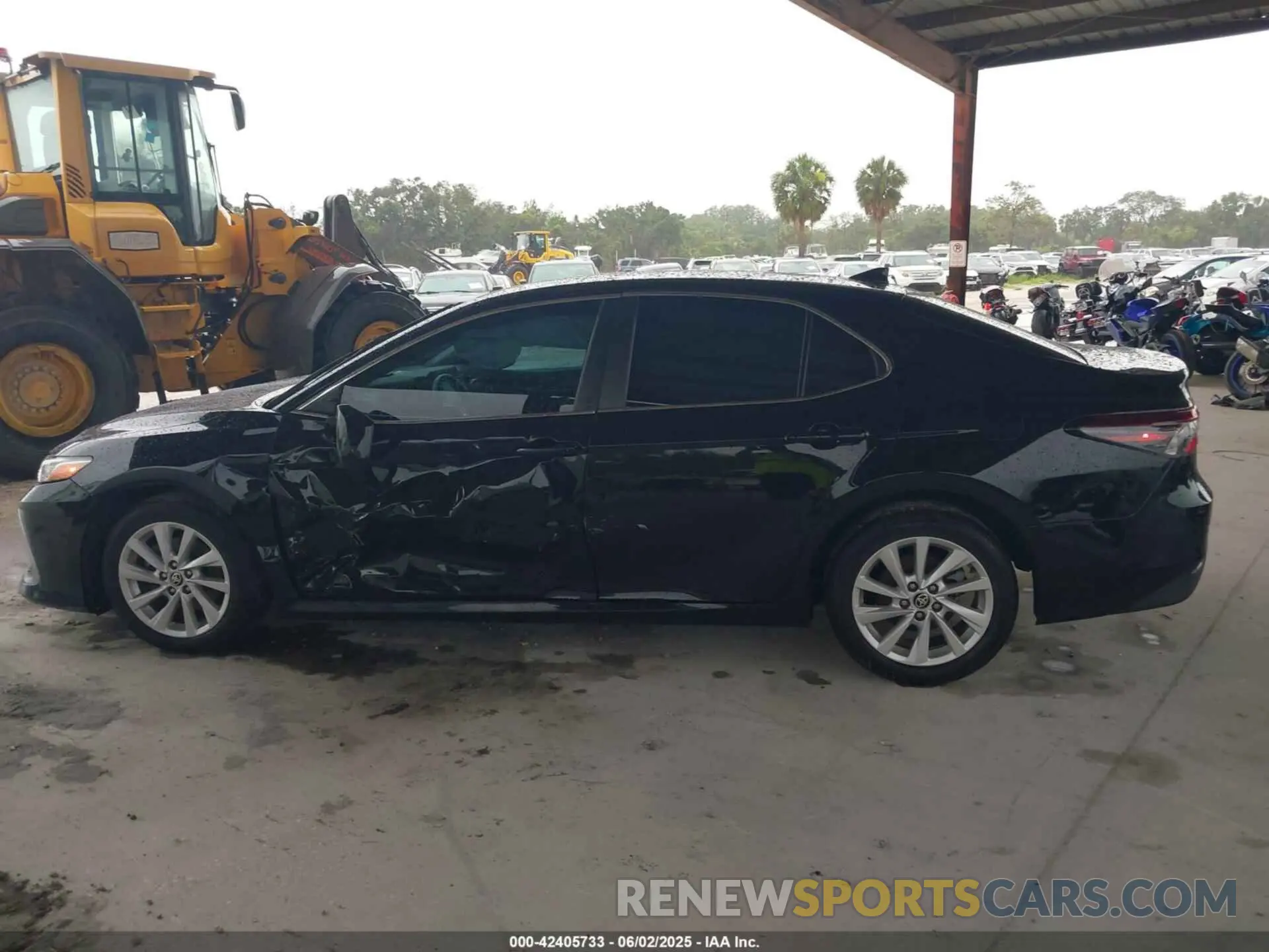 14 Photograph of a damaged car 4T1C11AK6NU654805 TOYOTA CAMRY 2022