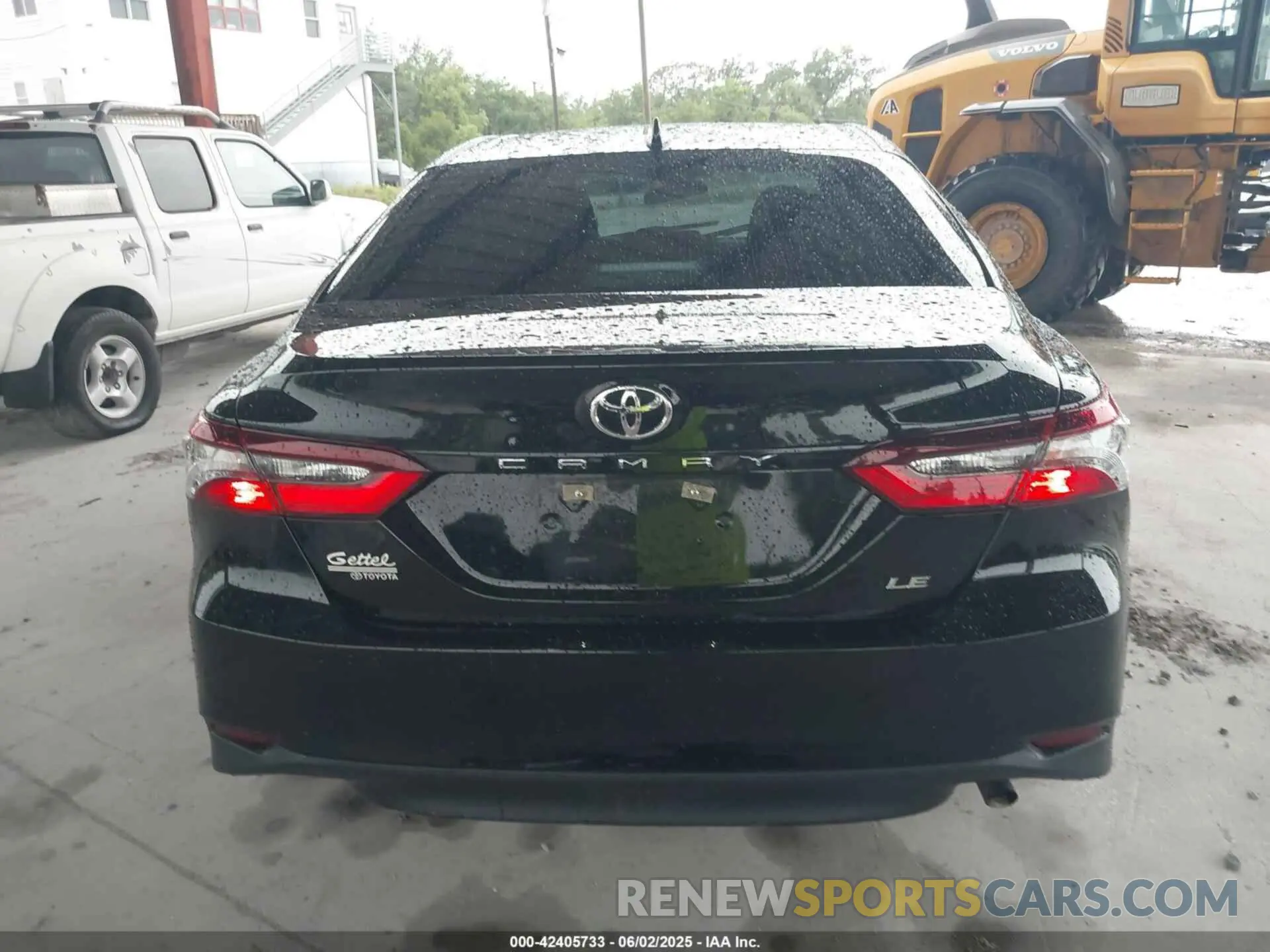 16 Photograph of a damaged car 4T1C11AK6NU654805 TOYOTA CAMRY 2022