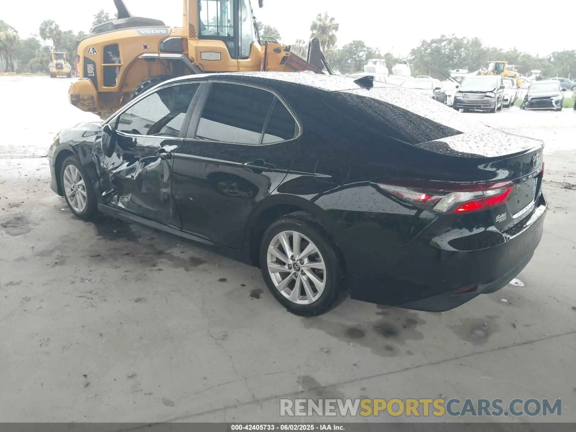 3 Photograph of a damaged car 4T1C11AK6NU654805 TOYOTA CAMRY 2022