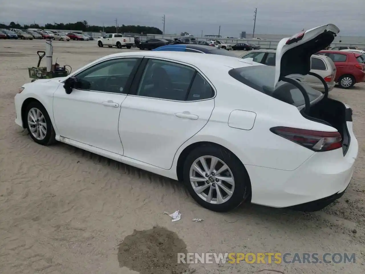 2 Photograph of a damaged car 4T1C11AK6NU658014 TOYOTA CAMRY 2022