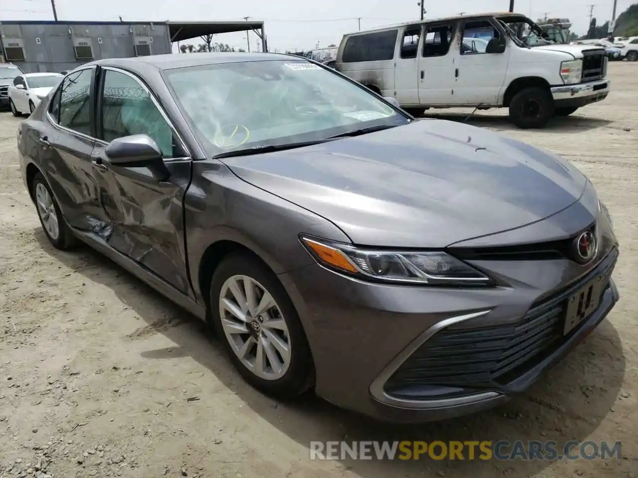 1 Photograph of a damaged car 4T1C11AK6NU675136 TOYOTA CAMRY 2022