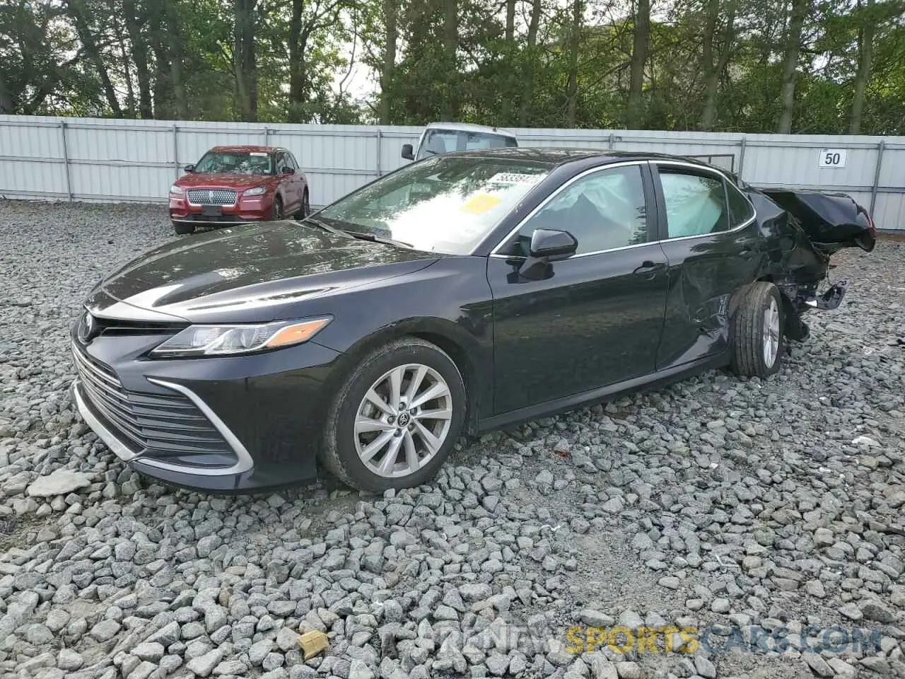 1 Photograph of a damaged car 4T1C11AK6NU676982 TOYOTA CAMRY 2022