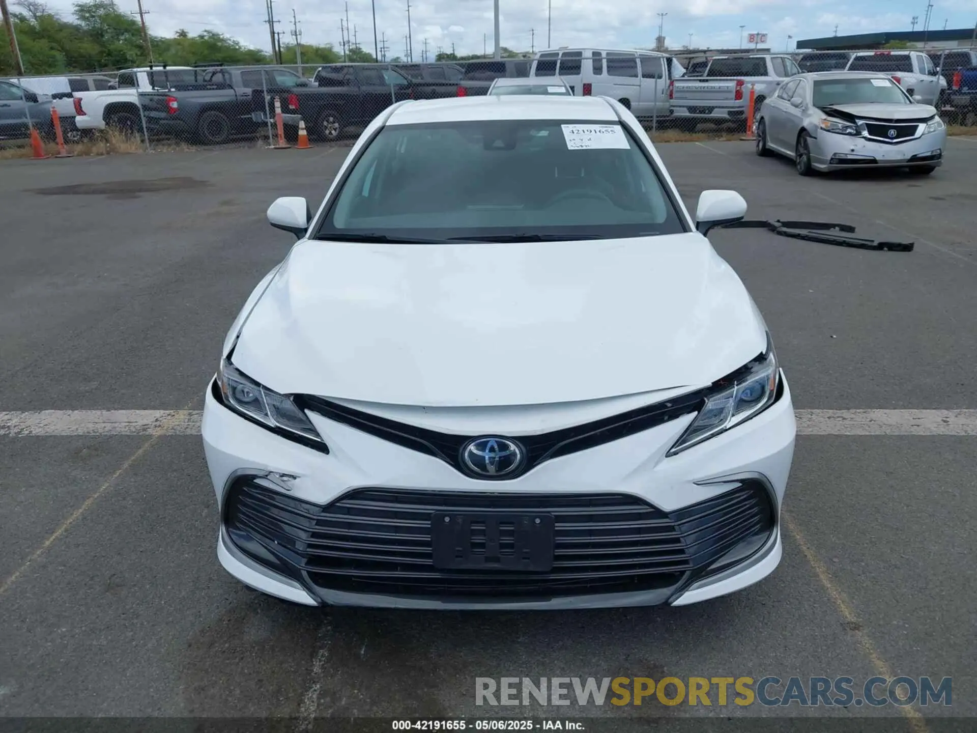 13 Photograph of a damaged car 4T1C11AK7NU637057 TOYOTA CAMRY 2022