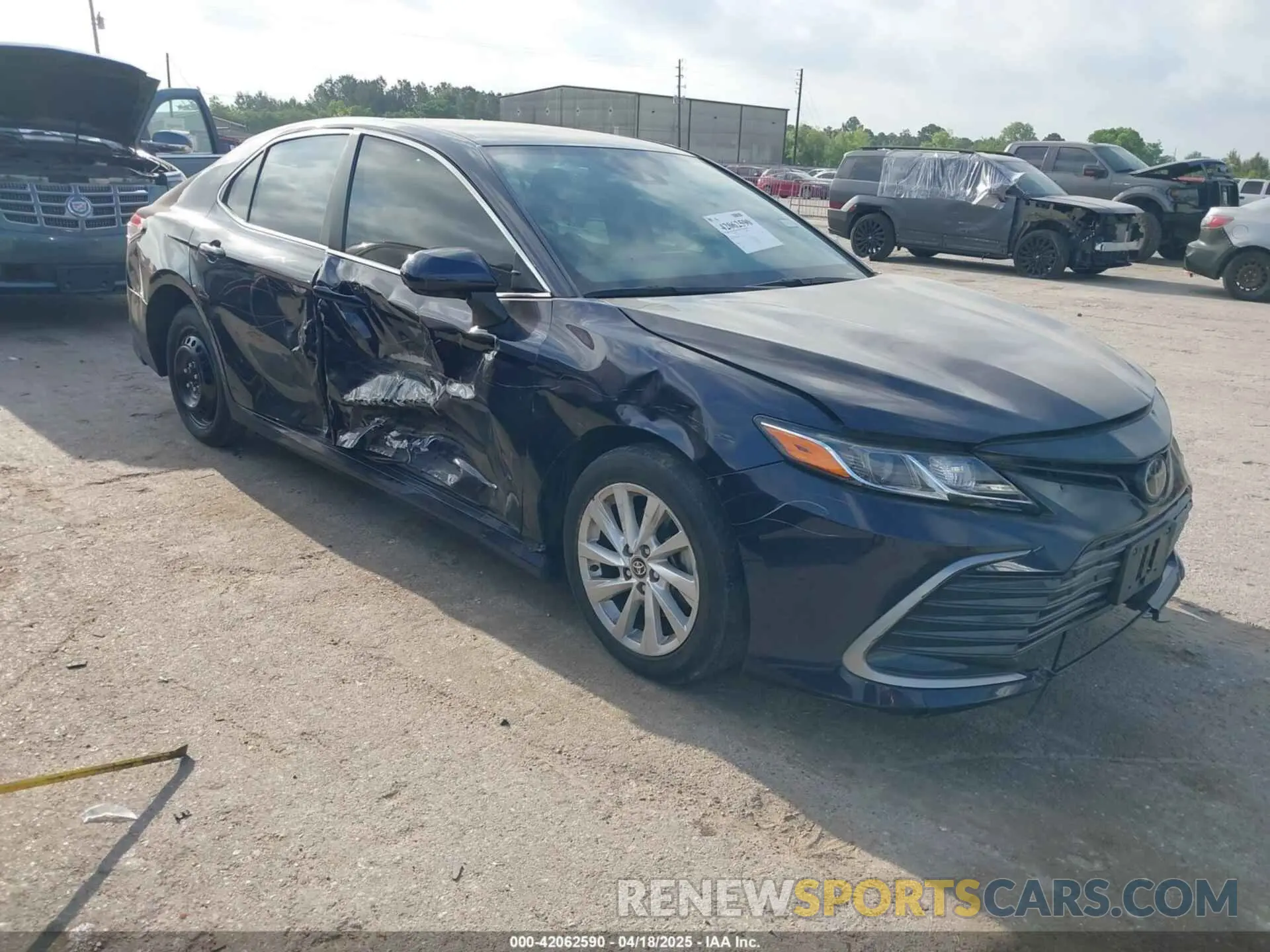 1 Photograph of a damaged car 4T1C11AK7NU678692 TOYOTA CAMRY 2022