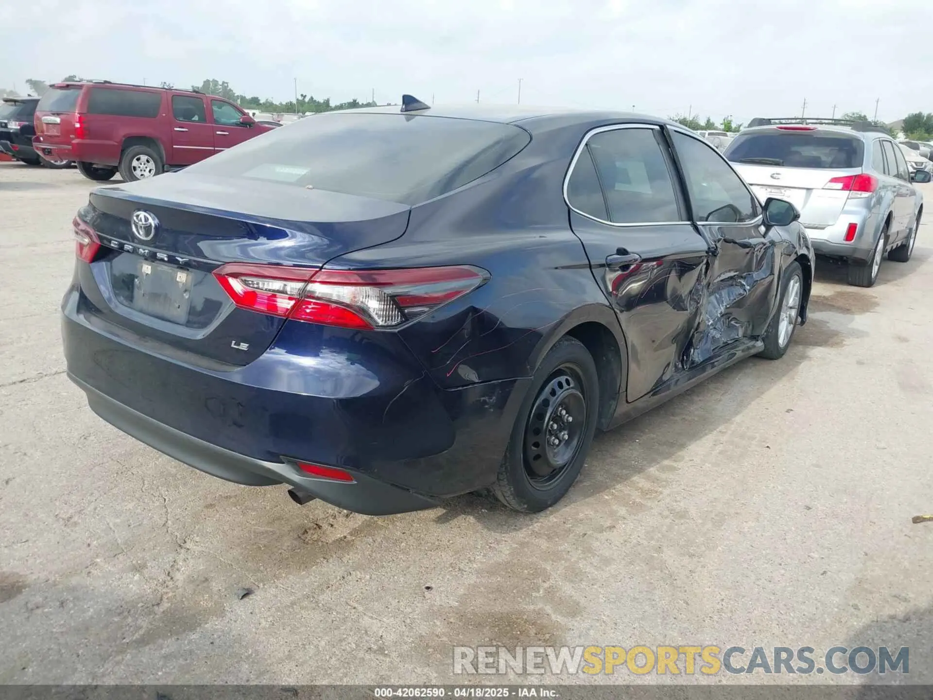 4 Photograph of a damaged car 4T1C11AK7NU678692 TOYOTA CAMRY 2022