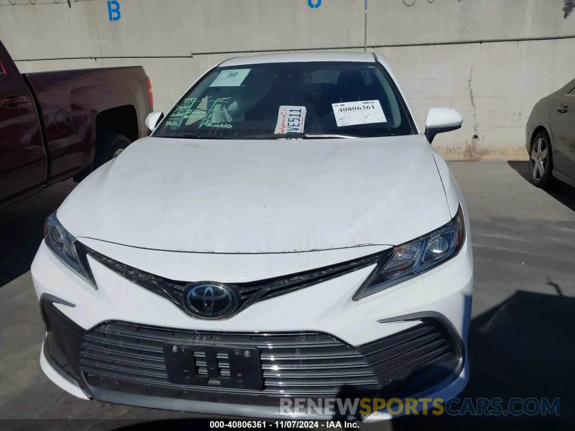 12 Photograph of a damaged car 4T1C11AK7NU697131 TOYOTA CAMRY 2022