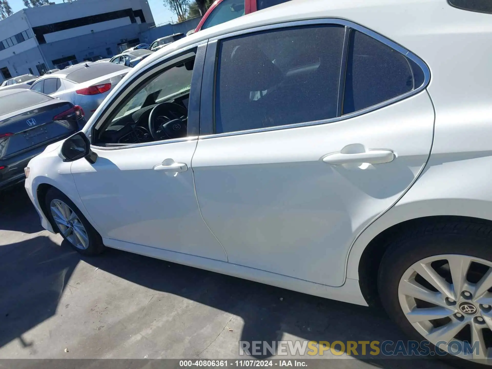 14 Photograph of a damaged car 4T1C11AK7NU697131 TOYOTA CAMRY 2022