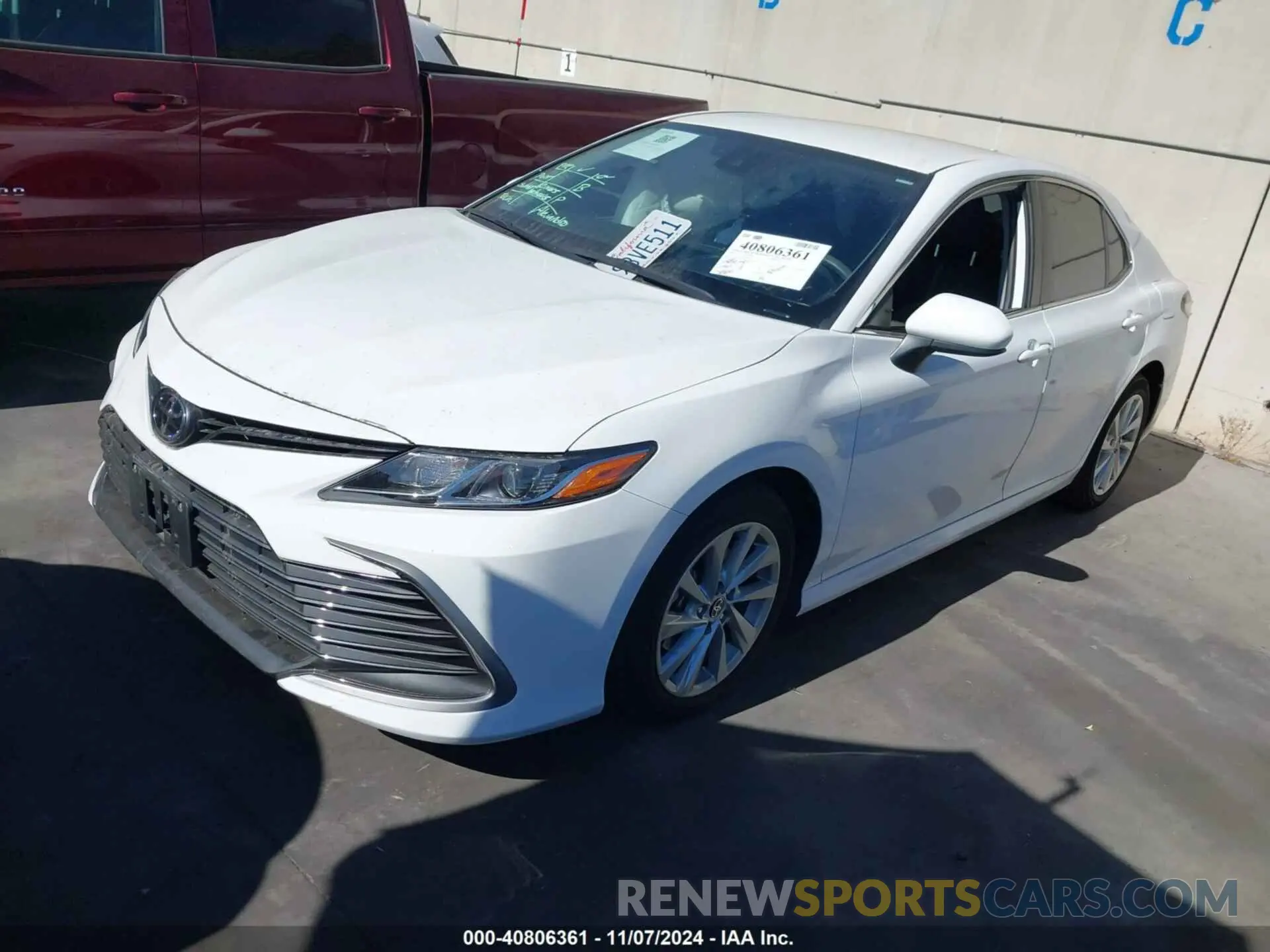 2 Photograph of a damaged car 4T1C11AK7NU697131 TOYOTA CAMRY 2022