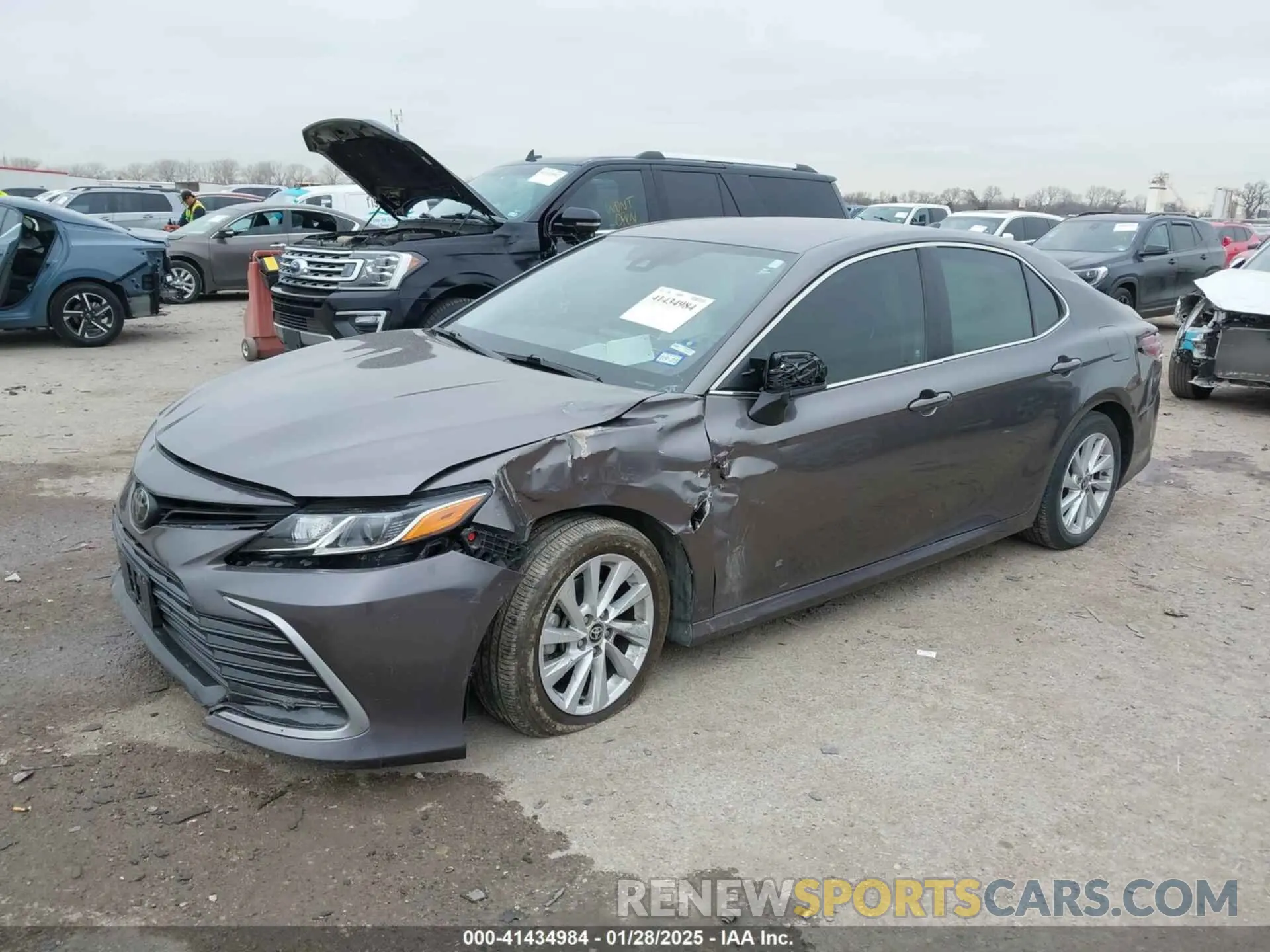 2 Photograph of a damaged car 4T1C11AK8NU055100 TOYOTA CAMRY 2022