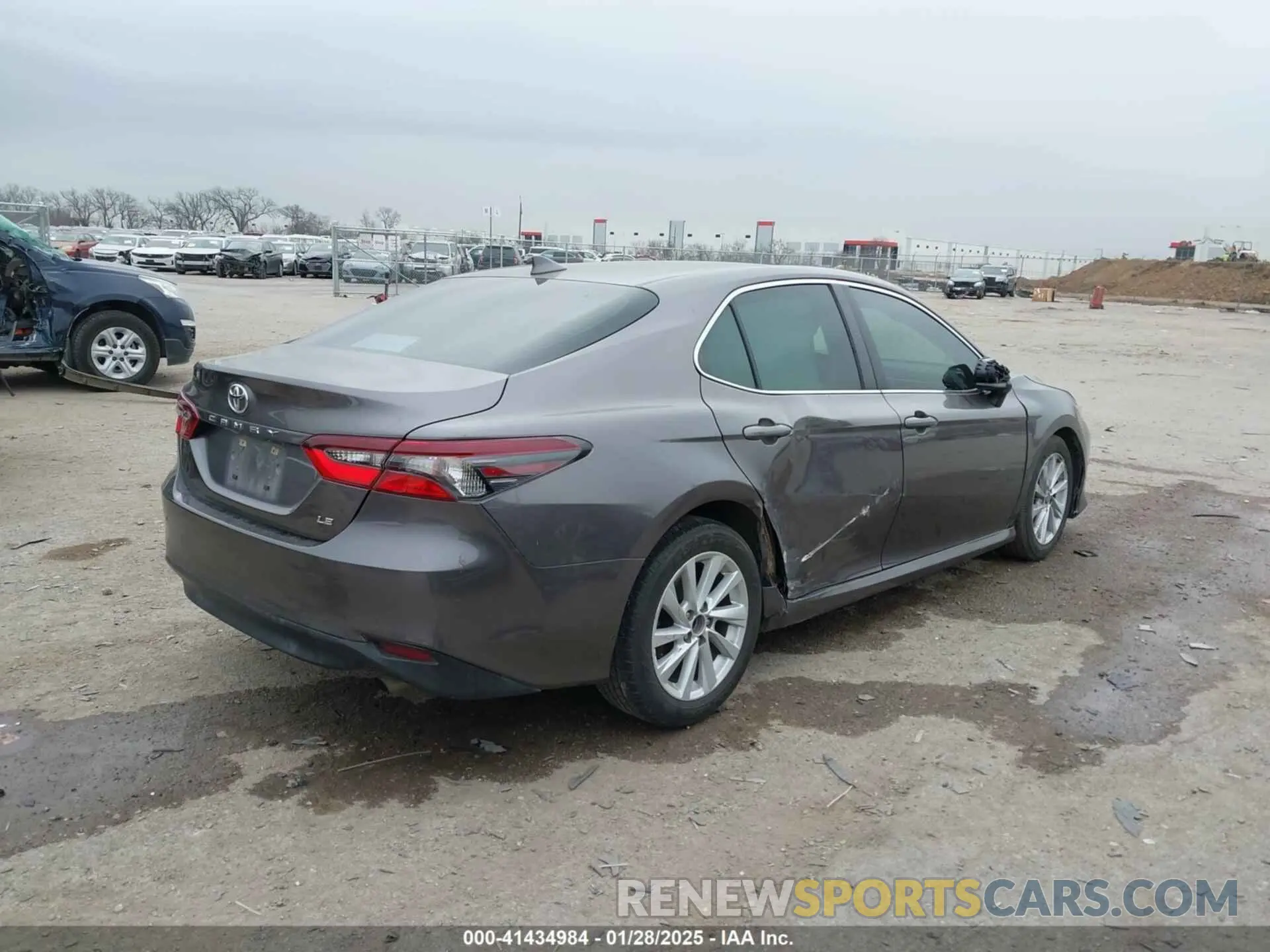 4 Photograph of a damaged car 4T1C11AK8NU055100 TOYOTA CAMRY 2022