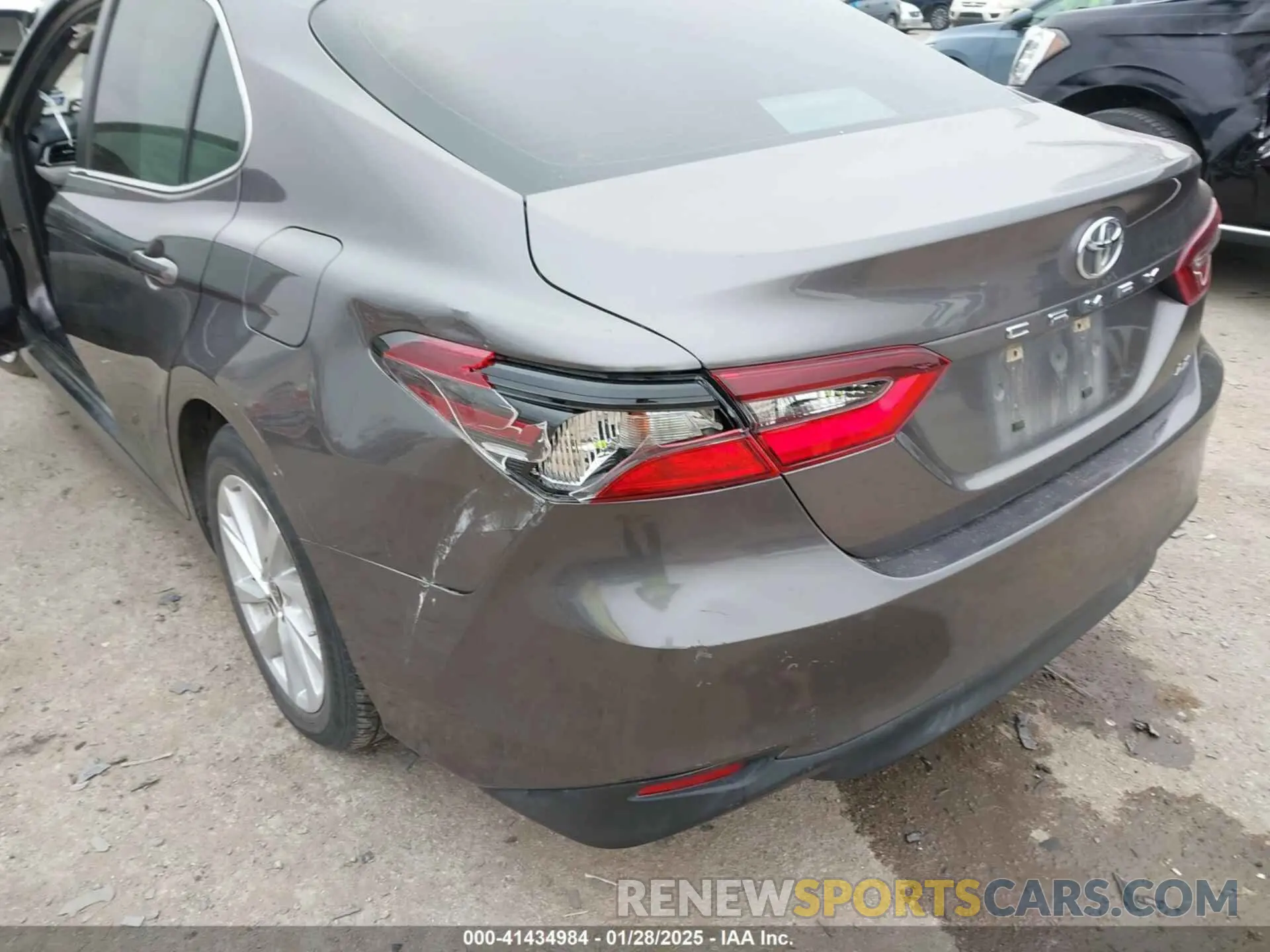 6 Photograph of a damaged car 4T1C11AK8NU055100 TOYOTA CAMRY 2022