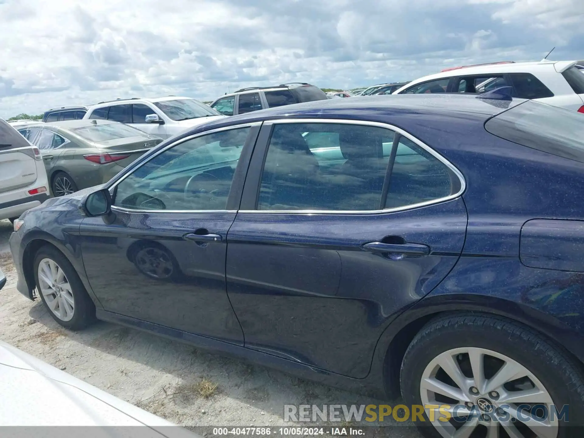 14 Photograph of a damaged car 4T1C11AK8NU632109 TOYOTA CAMRY 2022