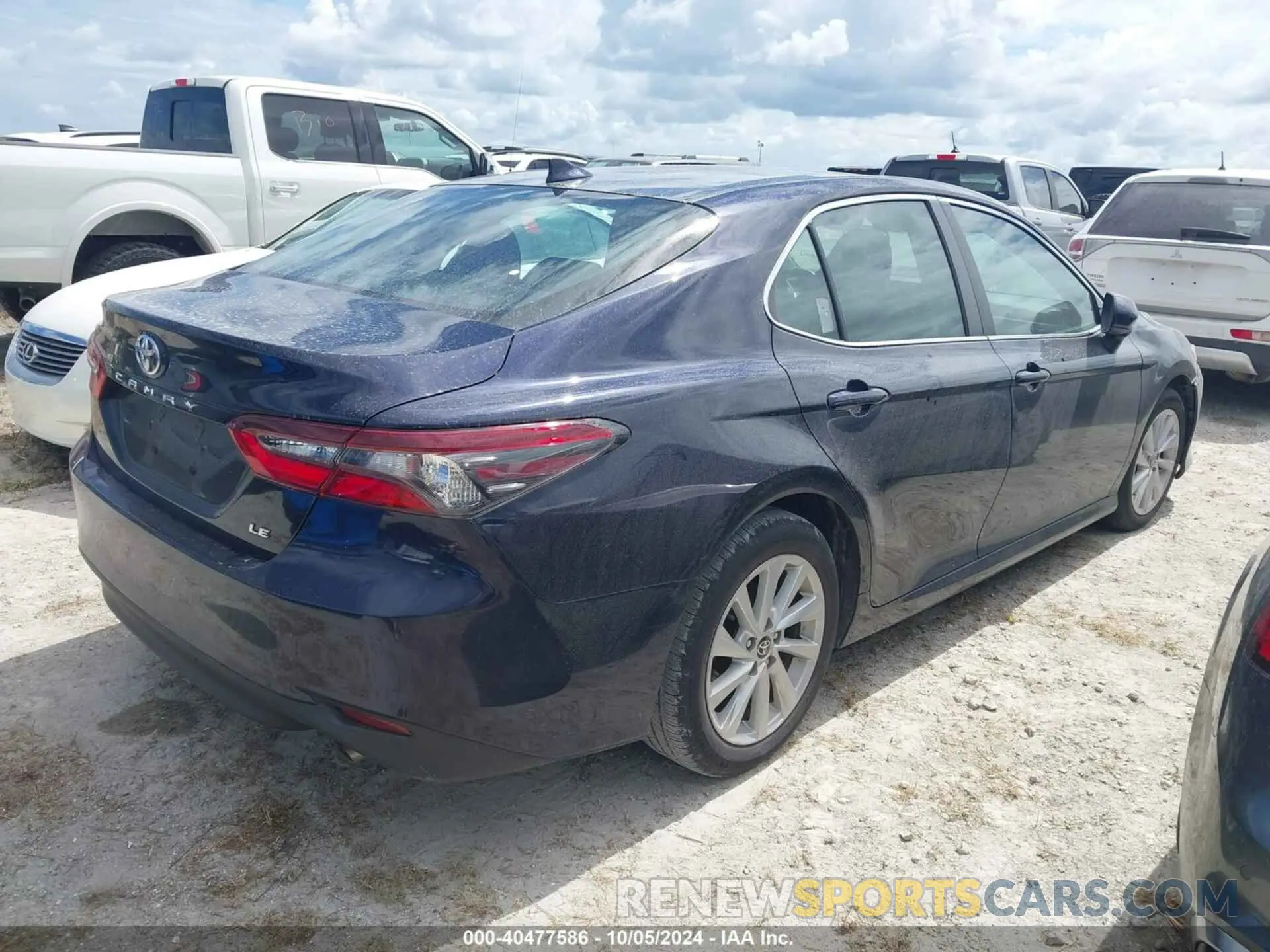 4 Photograph of a damaged car 4T1C11AK8NU632109 TOYOTA CAMRY 2022