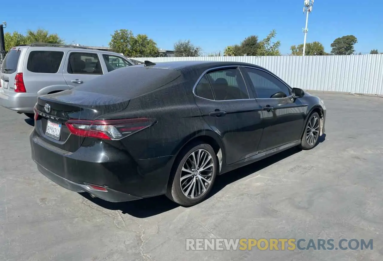 4 Photograph of a damaged car 4T1C11AK8NU633051 TOYOTA CAMRY 2022