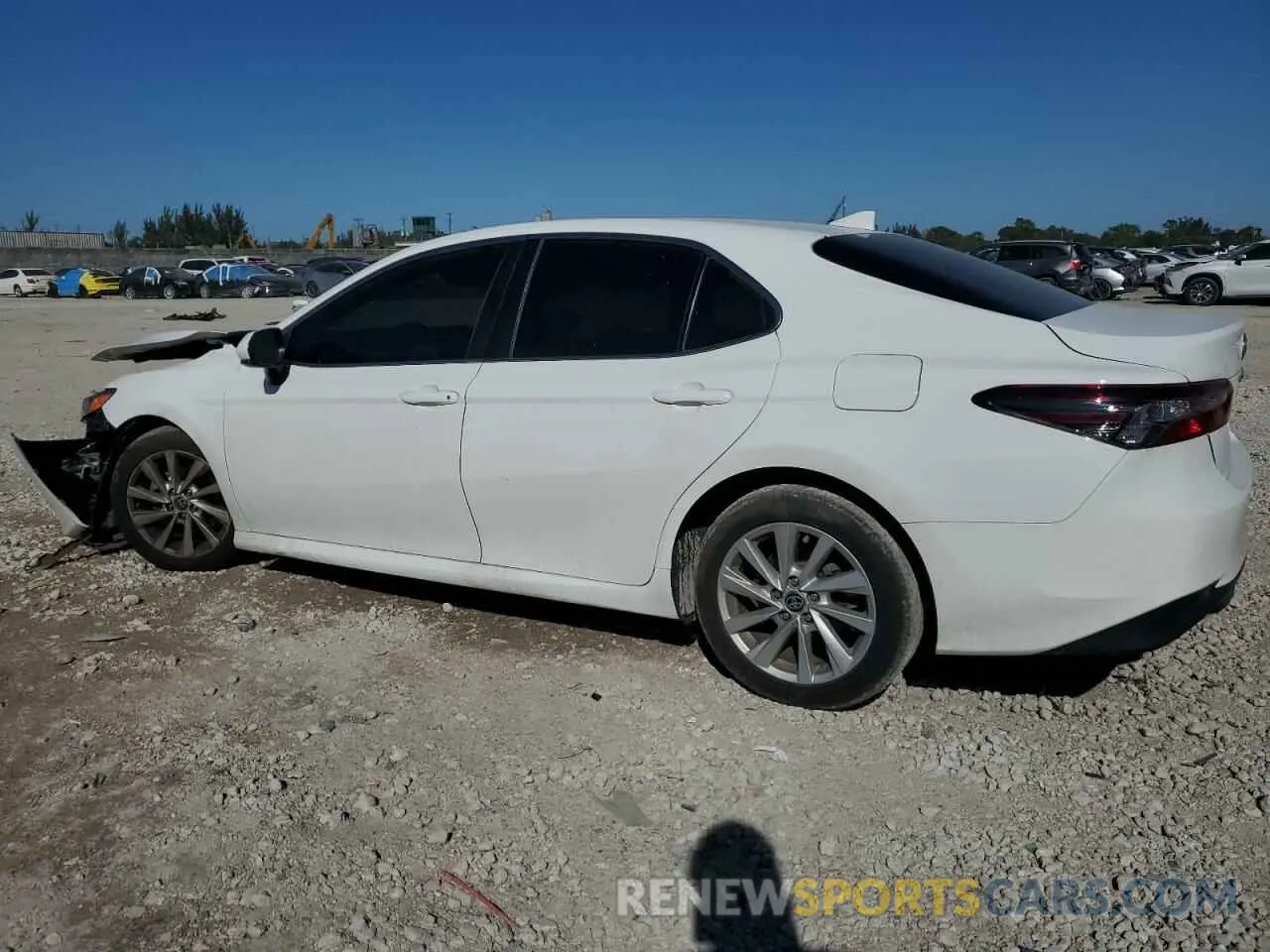 2 Photograph of a damaged car 4T1C11AK8NU638105 TOYOTA CAMRY 2022