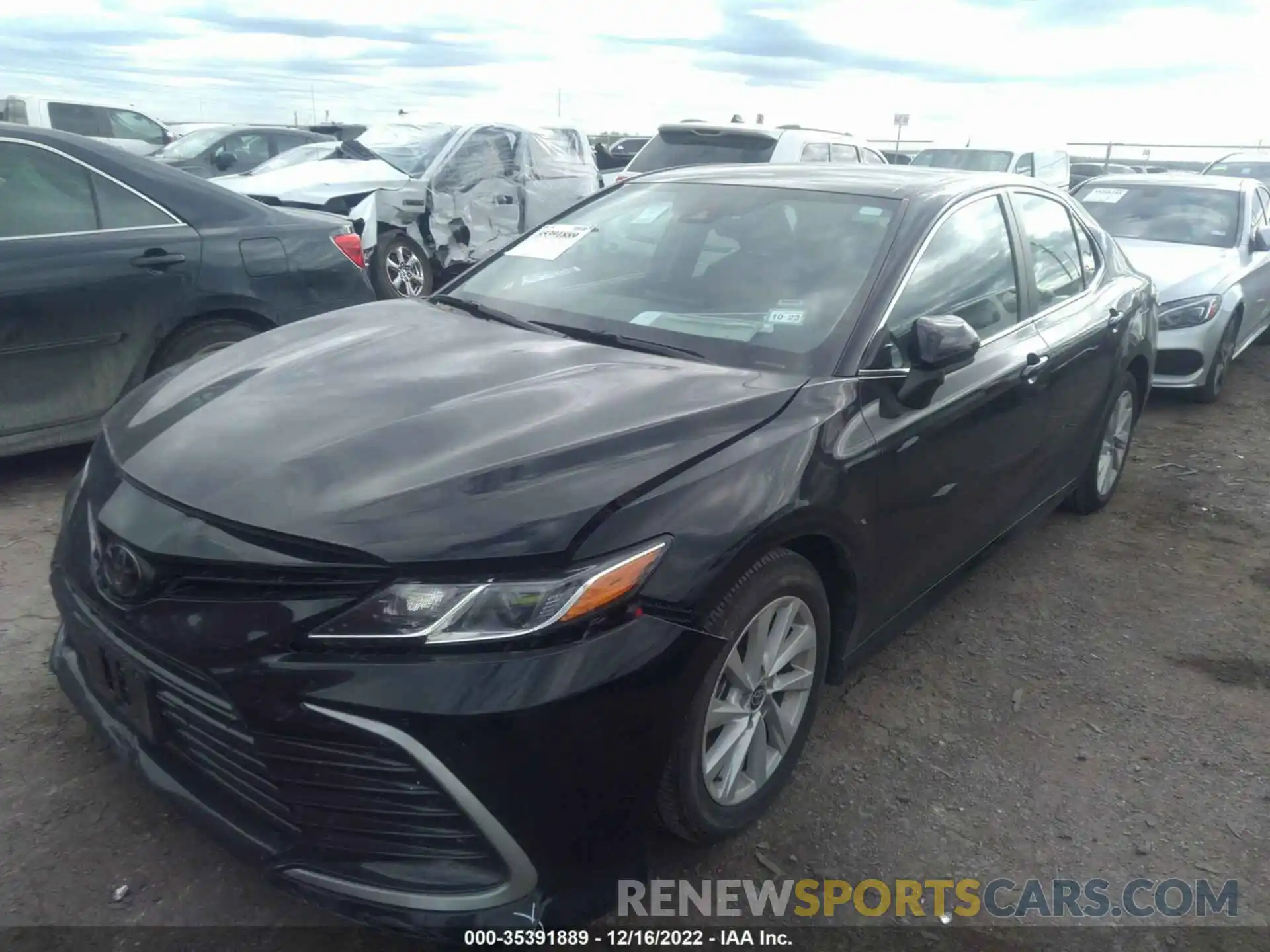 2 Photograph of a damaged car 4T1C11AK8NU639058 TOYOTA CAMRY 2022