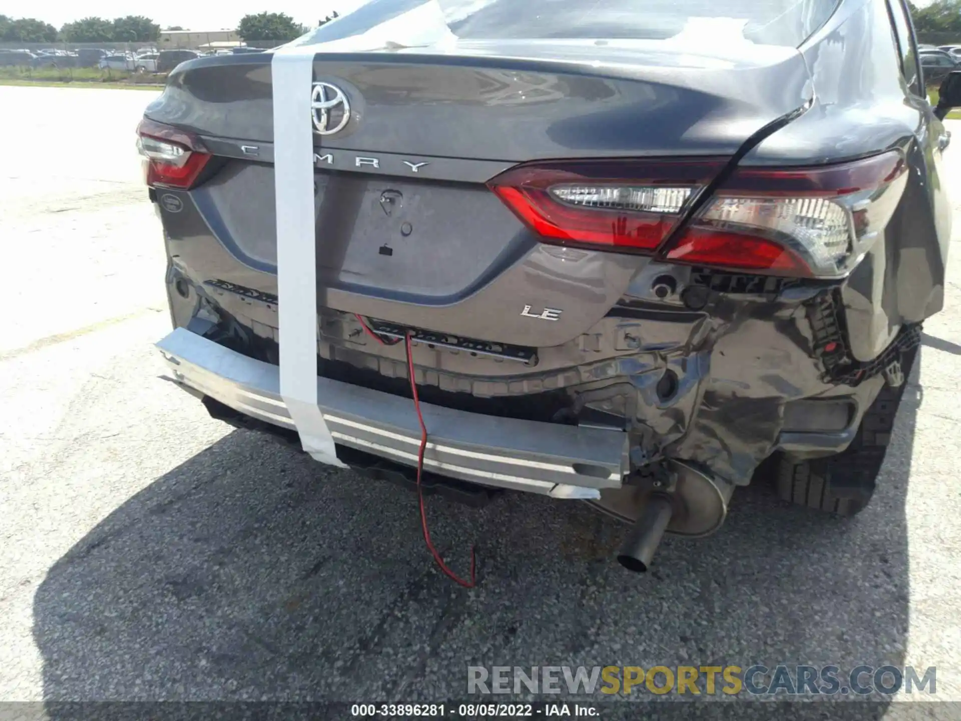 6 Photograph of a damaged car 4T1C11AK8NU641571 TOYOTA CAMRY 2022