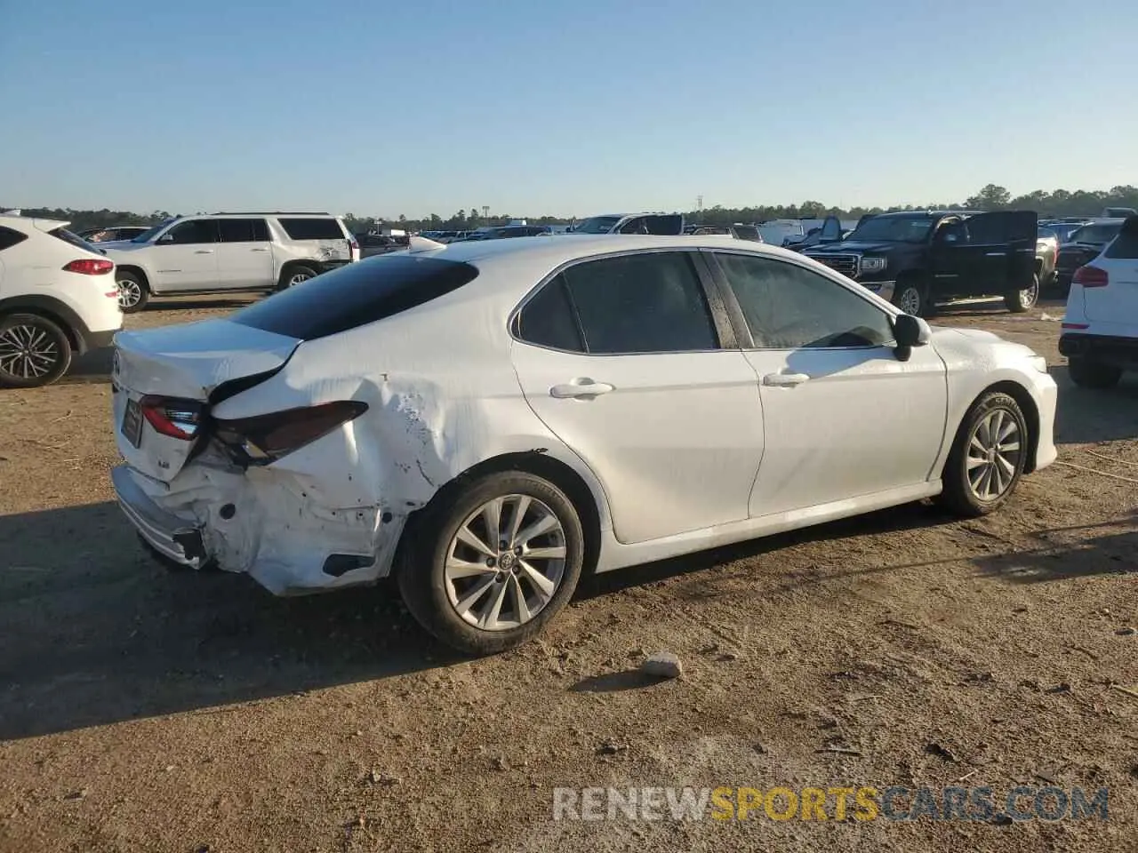 3 Photograph of a damaged car 4T1C11AK8NU647788 TOYOTA CAMRY 2022