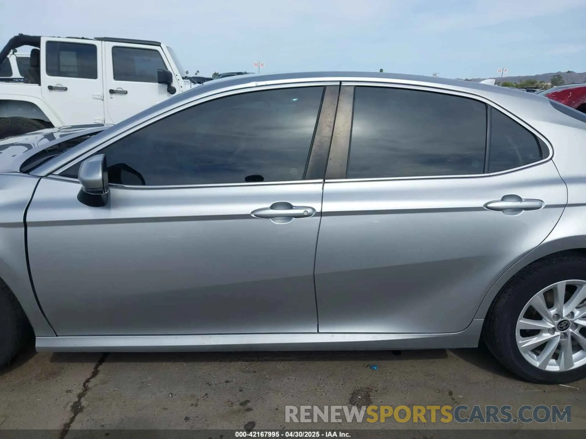 14 Photograph of a damaged car 4T1C11AK8NU649637 TOYOTA CAMRY 2022