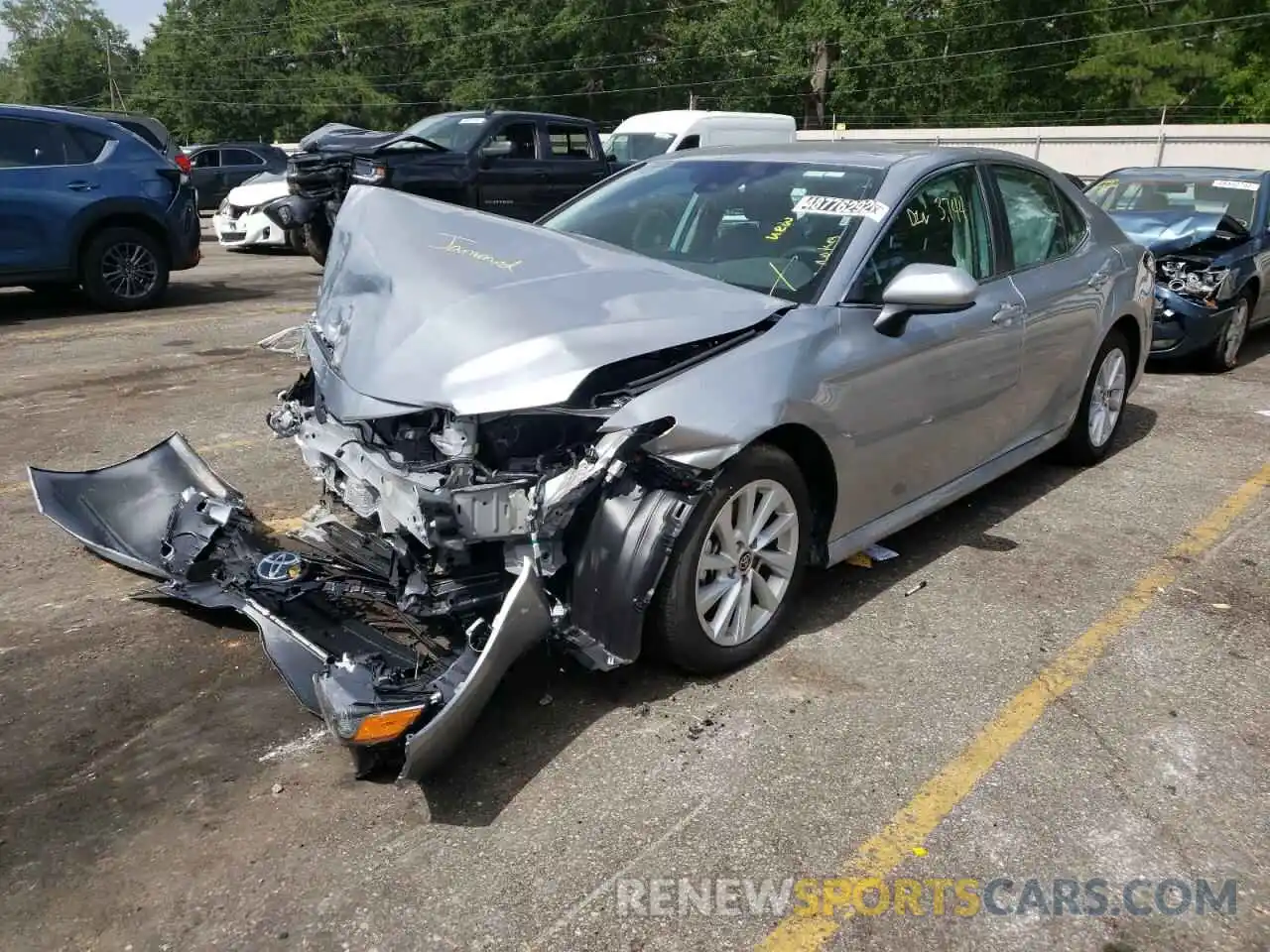 2 Photograph of a damaged car 4T1C11AK8NU662131 TOYOTA CAMRY 2022