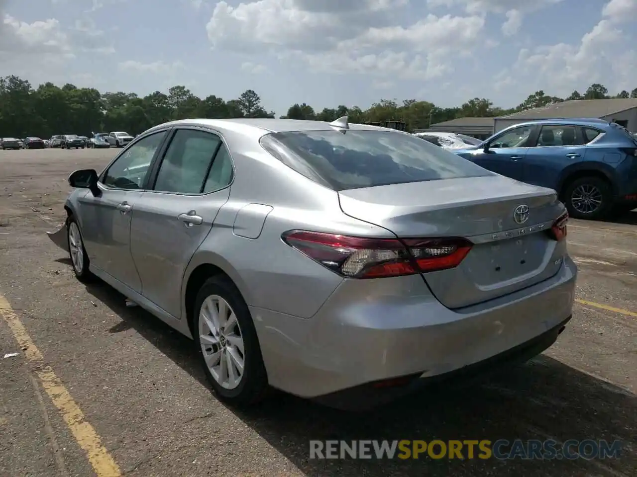 3 Photograph of a damaged car 4T1C11AK8NU662131 TOYOTA CAMRY 2022