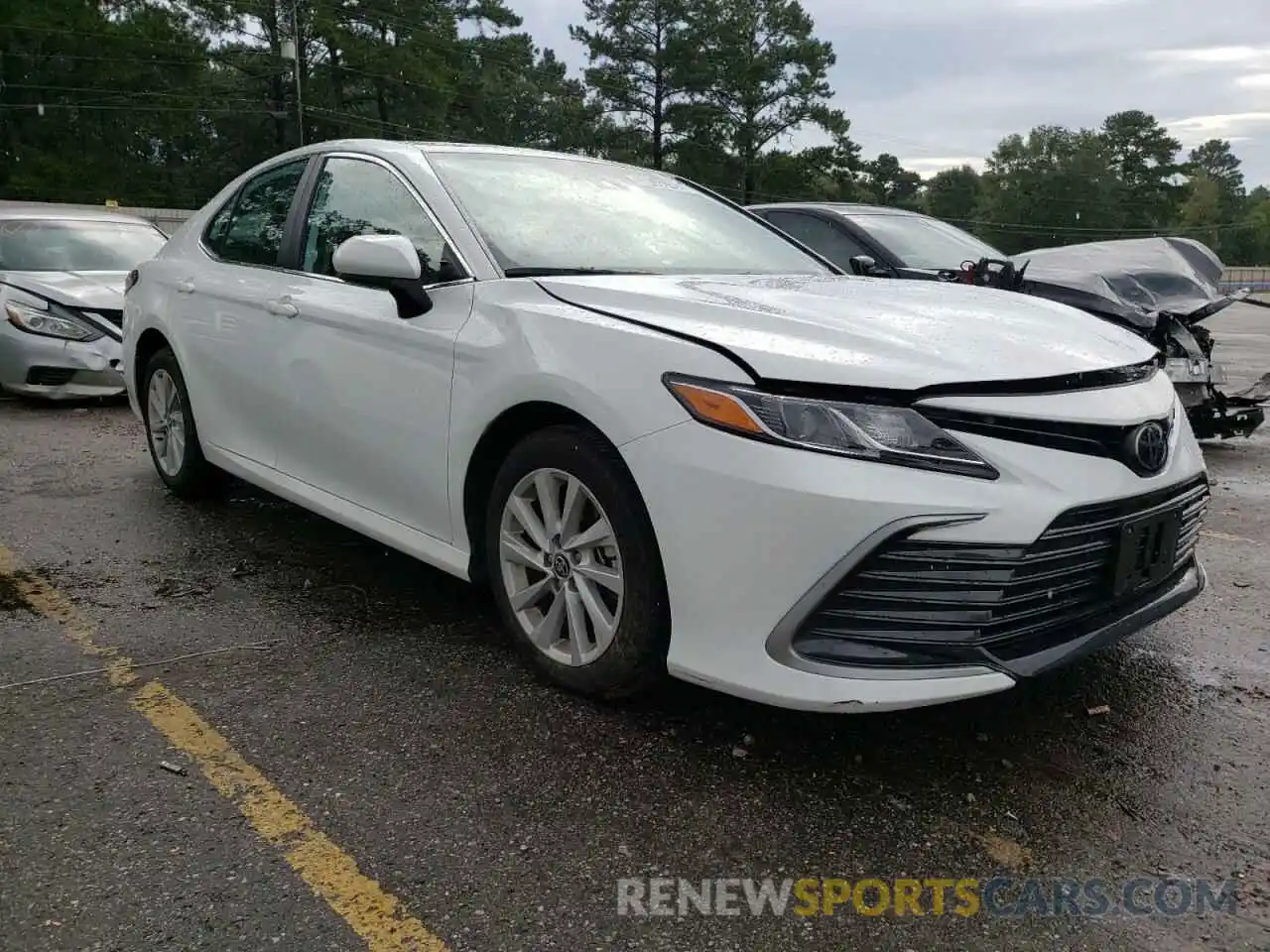 1 Photograph of a damaged car 4T1C11AK8NU681245 TOYOTA CAMRY 2022