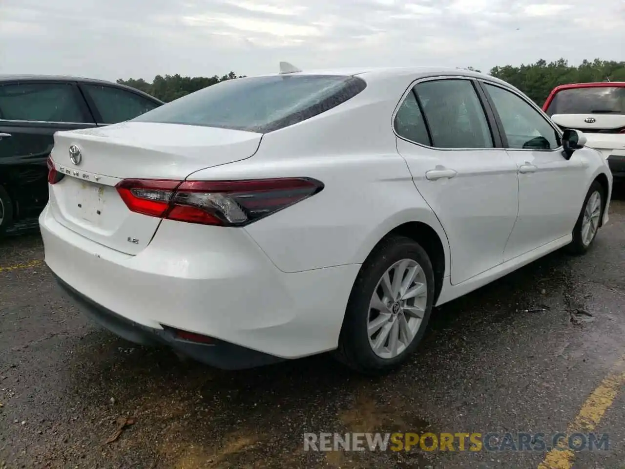 4 Photograph of a damaged car 4T1C11AK8NU681245 TOYOTA CAMRY 2022