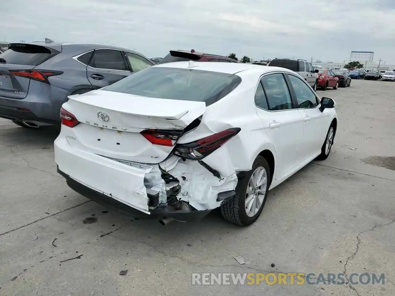 4 Photograph of a damaged car 4T1C11AK8NU689233 TOYOTA CAMRY 2022