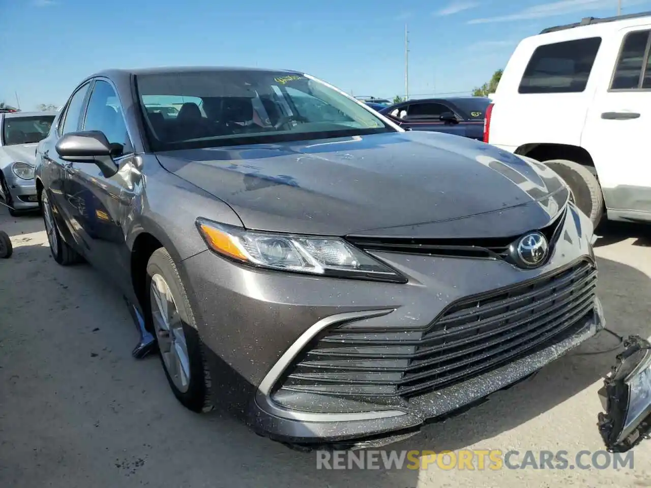 1 Photograph of a damaged car 4T1C11AK8NU698028 TOYOTA CAMRY 2022