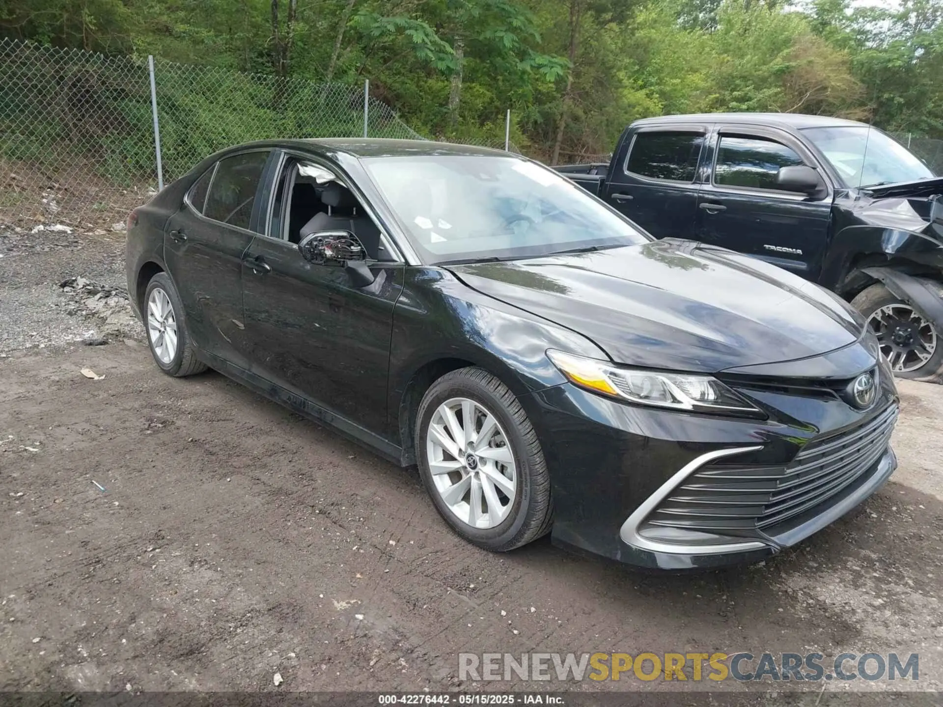1 Photograph of a damaged car 4T1C11AK8NU716222 TOYOTA CAMRY 2022