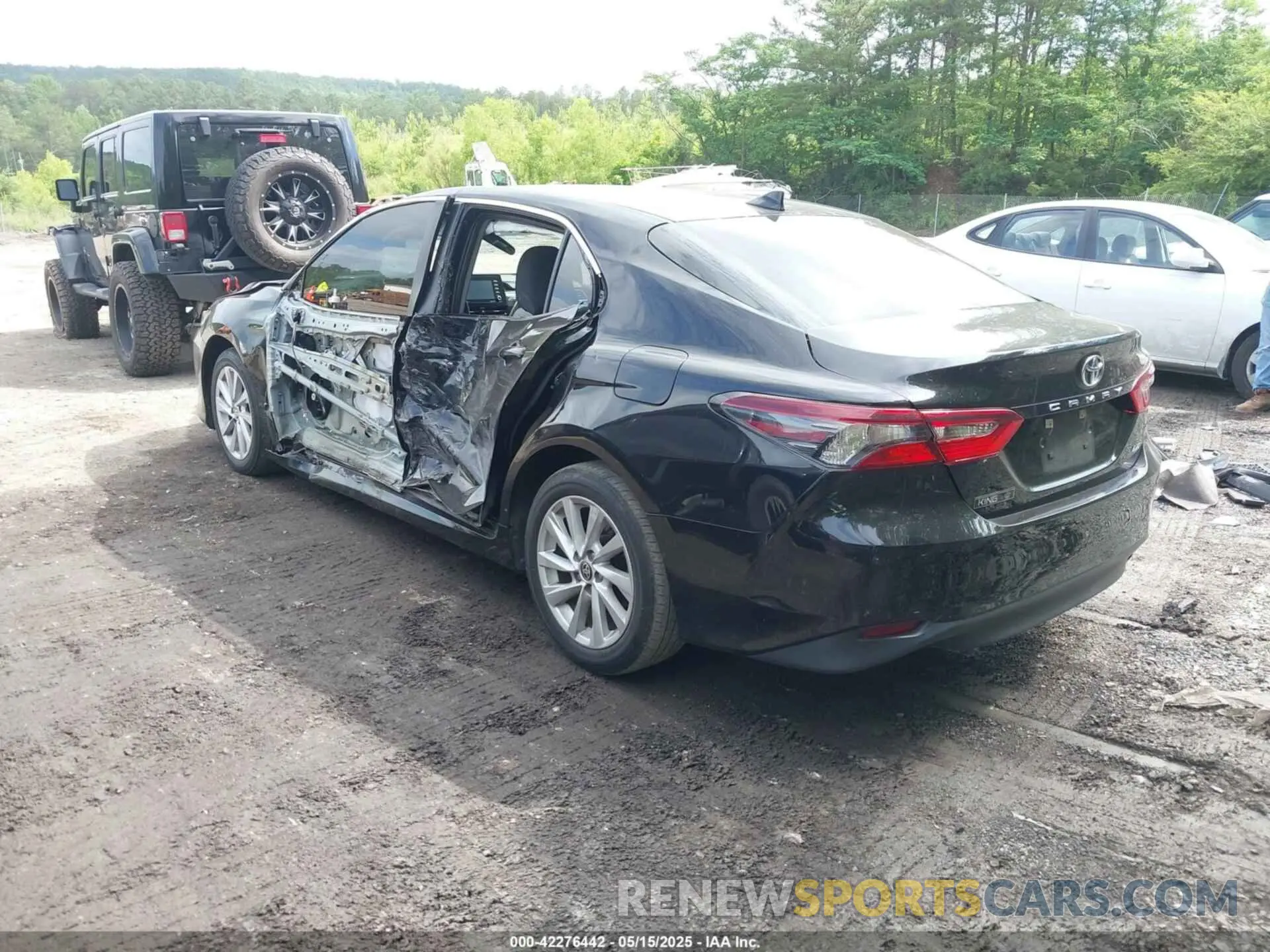 3 Photograph of a damaged car 4T1C11AK8NU716222 TOYOTA CAMRY 2022