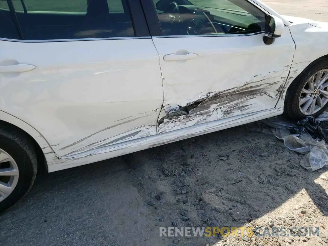 9 Photograph of a damaged car 4T1C11AK9NU004480 TOYOTA CAMRY 2022