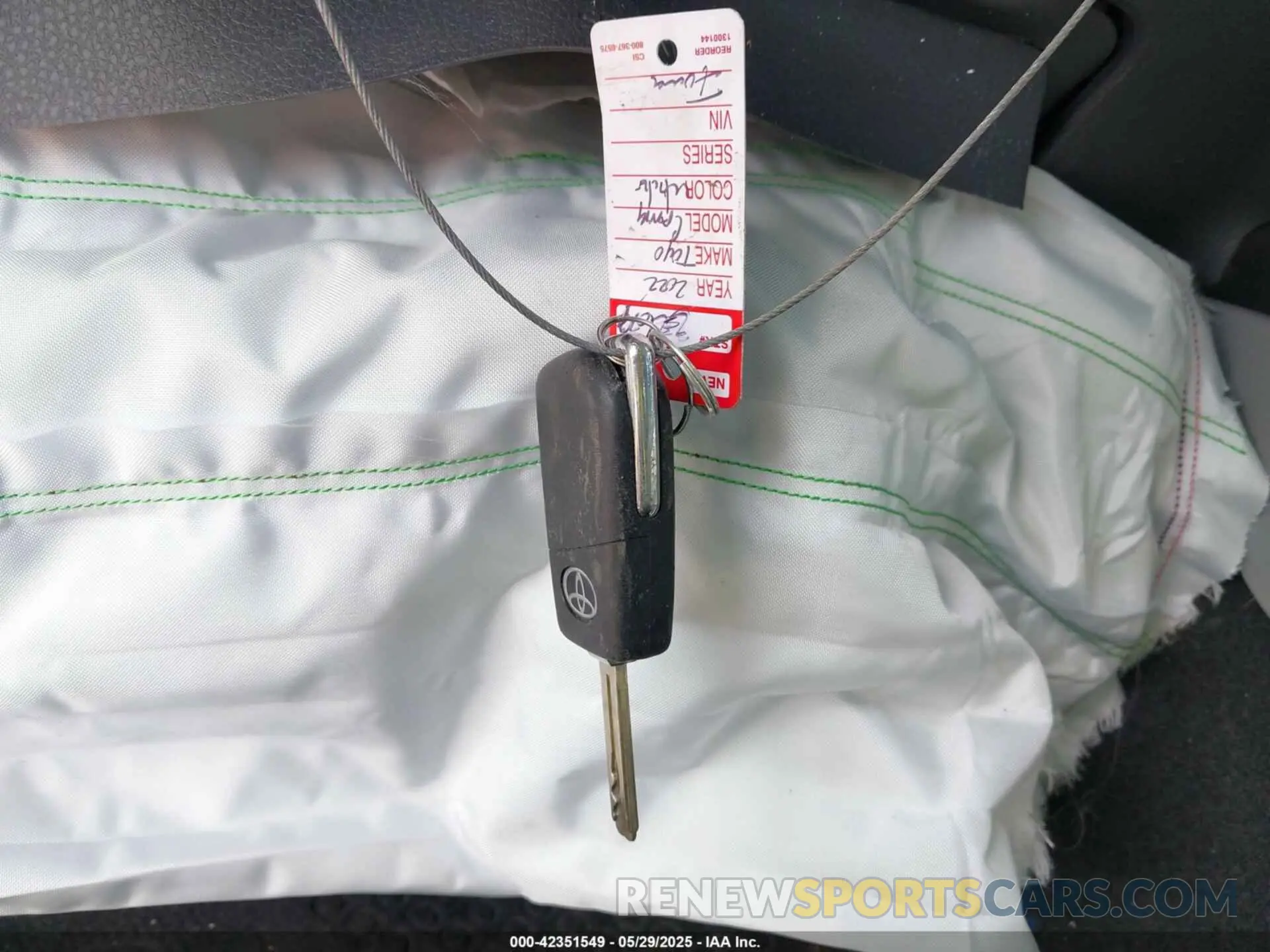 11 Photograph of a damaged car 4T1C11AK9NU017360 TOYOTA CAMRY 2022
