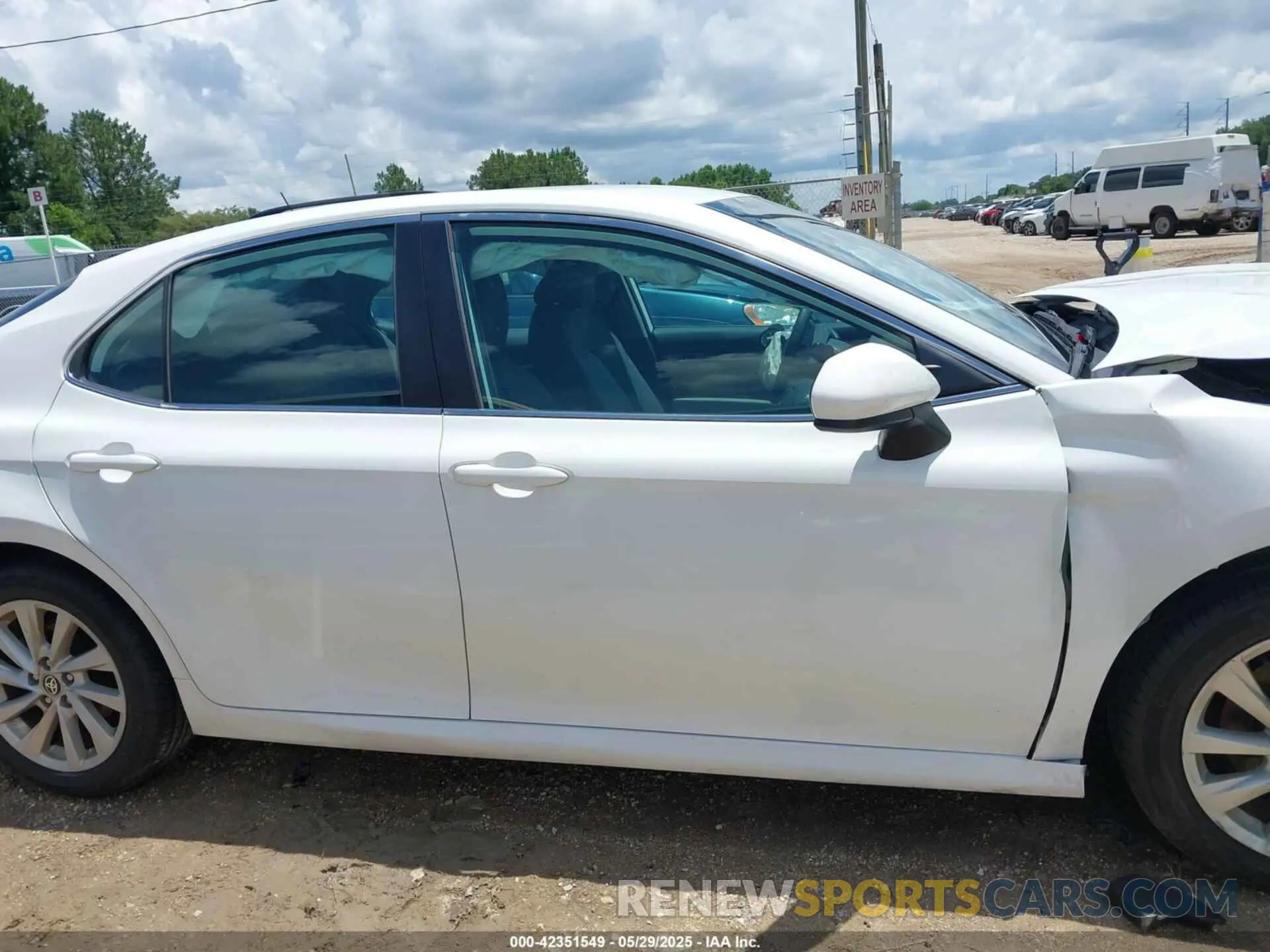 13 Photograph of a damaged car 4T1C11AK9NU017360 TOYOTA CAMRY 2022