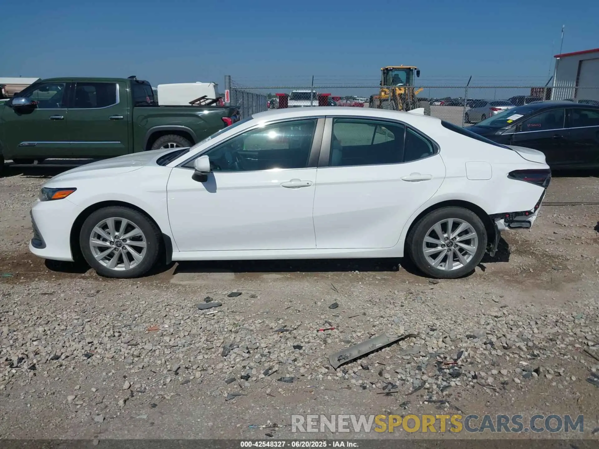 14 Photograph of a damaged car 4T1C11AK9NU621524 TOYOTA CAMRY 2022