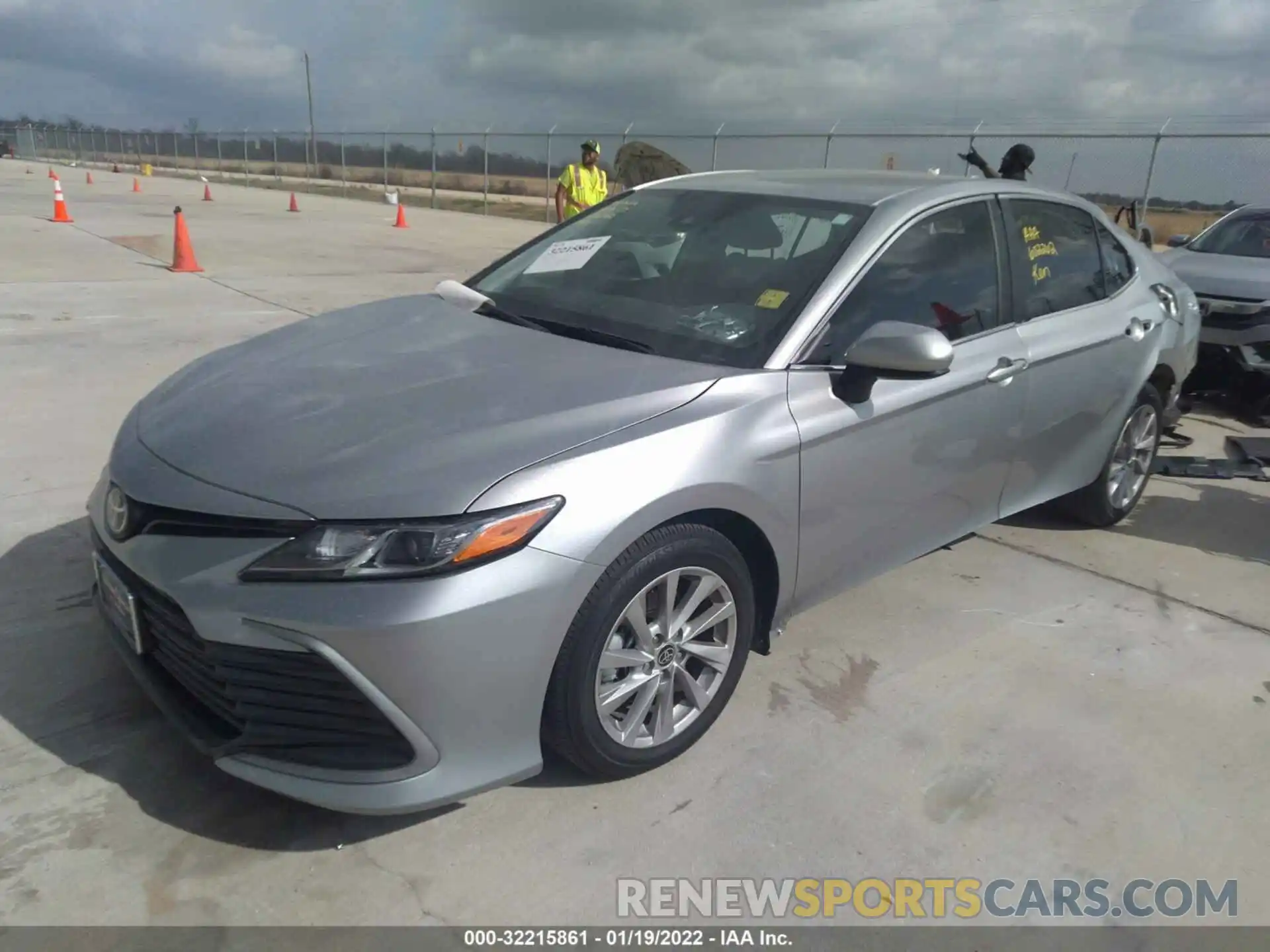 2 Photograph of a damaged car 4T1C11AK9NU646164 TOYOTA CAMRY 2022