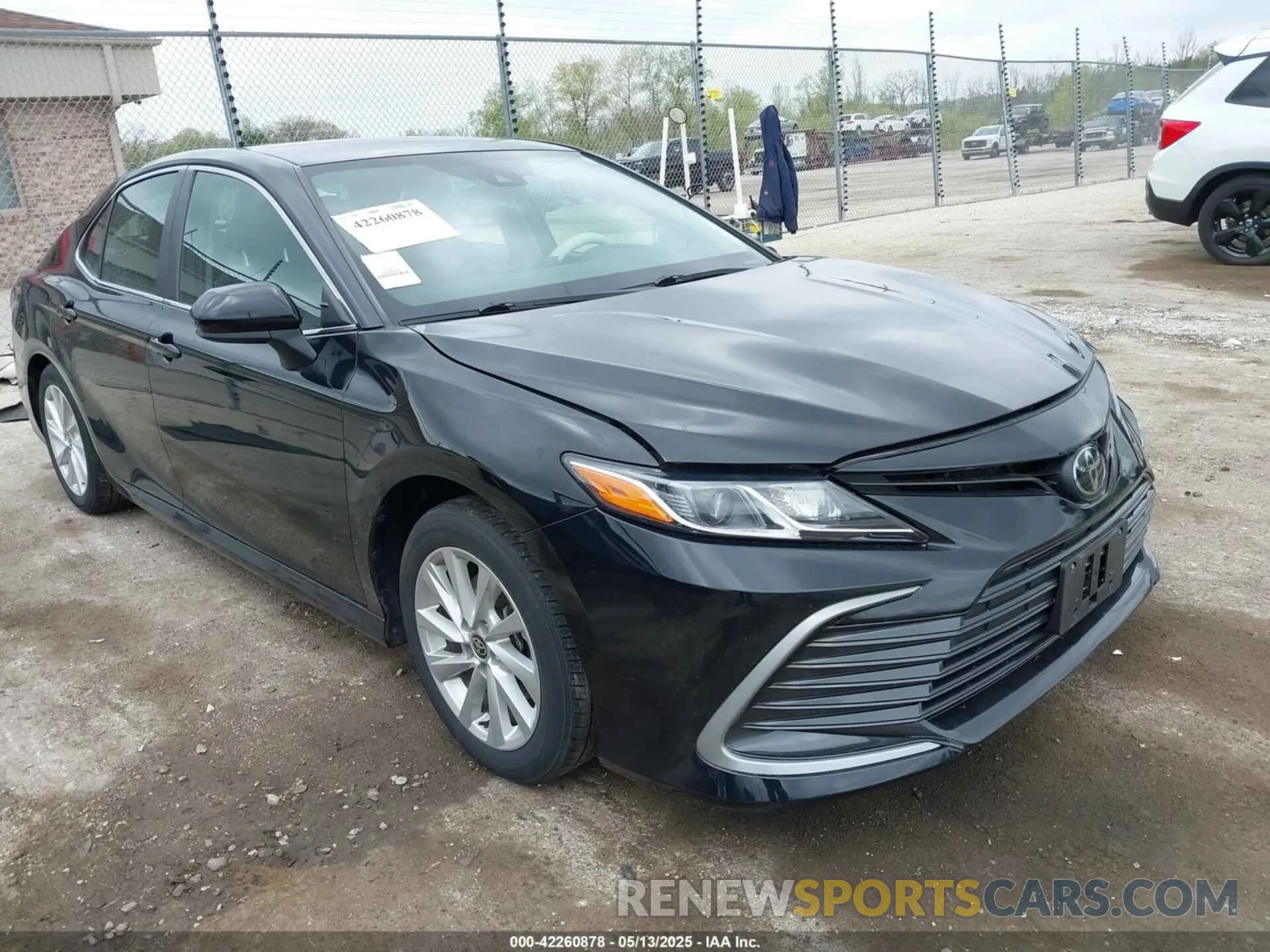 1 Photograph of a damaged car 4T1C11AK9NU650716 TOYOTA CAMRY 2022