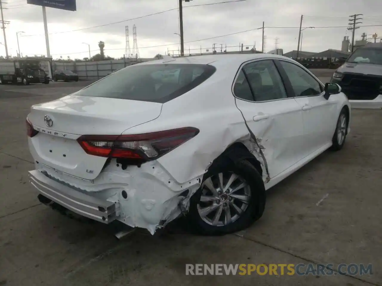 4 Photograph of a damaged car 4T1C11AK9NU666284 TOYOTA CAMRY 2022