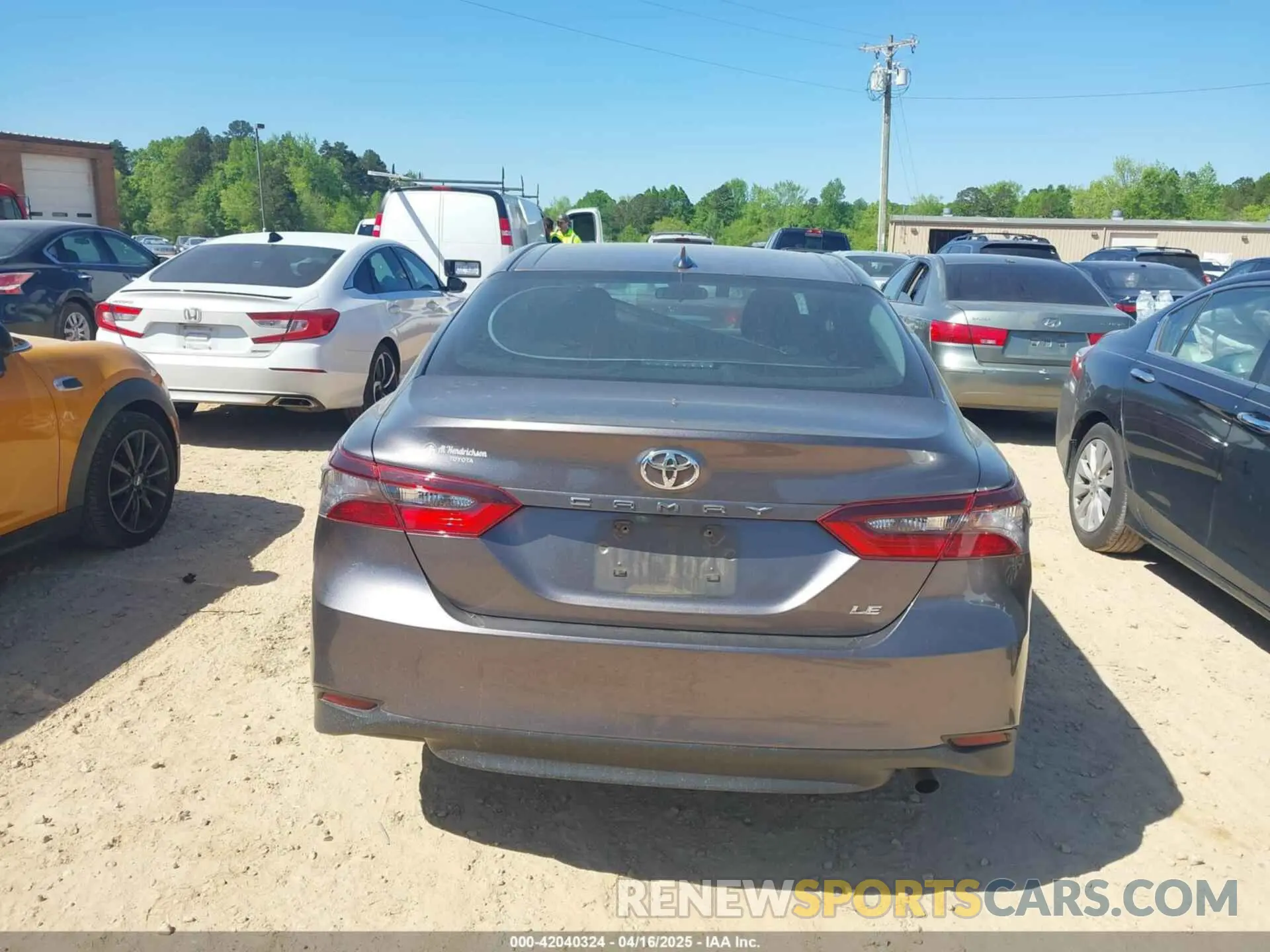 16 Photograph of a damaged car 4T1C11AK9NU667533 TOYOTA CAMRY 2022