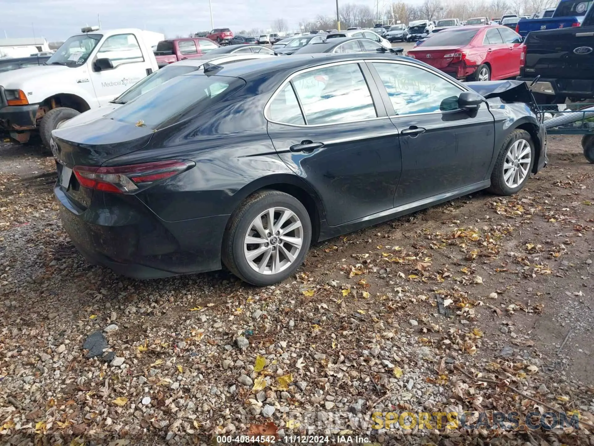 4 Photograph of a damaged car 4T1C11AK9NU672683 TOYOTA CAMRY 2022