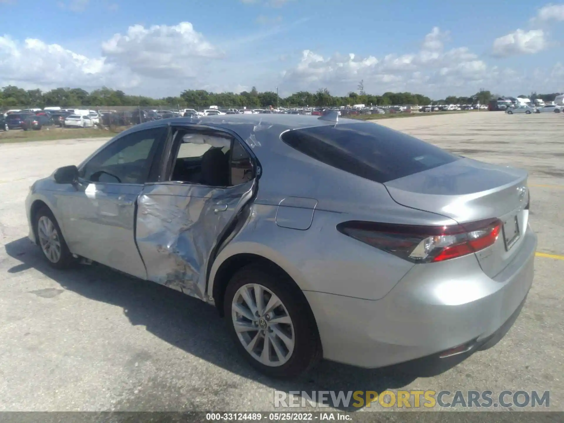 6 Photograph of a damaged car 4T1C11AK9NU677947 TOYOTA CAMRY 2022