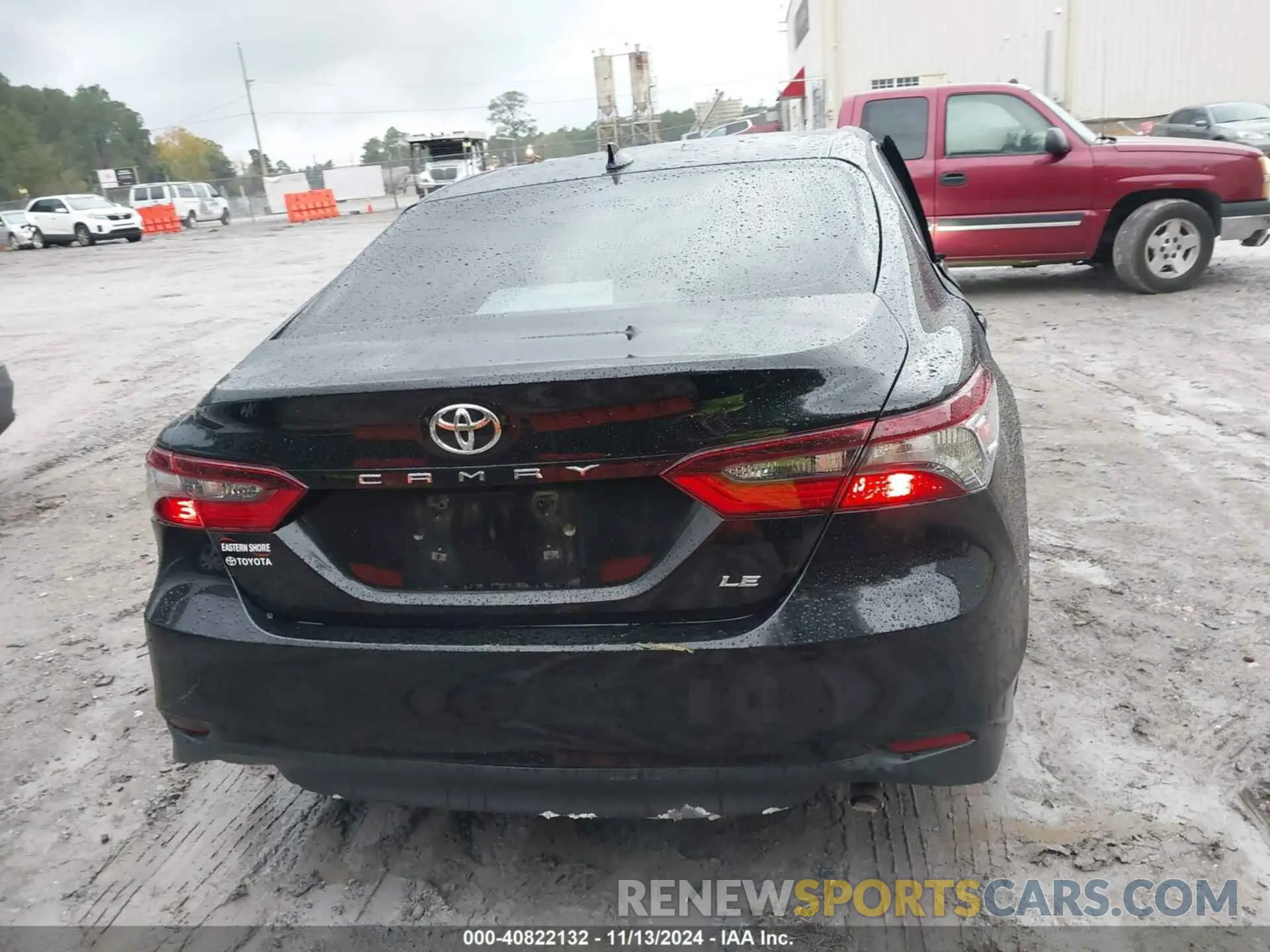 17 Photograph of a damaged car 4T1C11AK9NU683750 TOYOTA CAMRY 2022