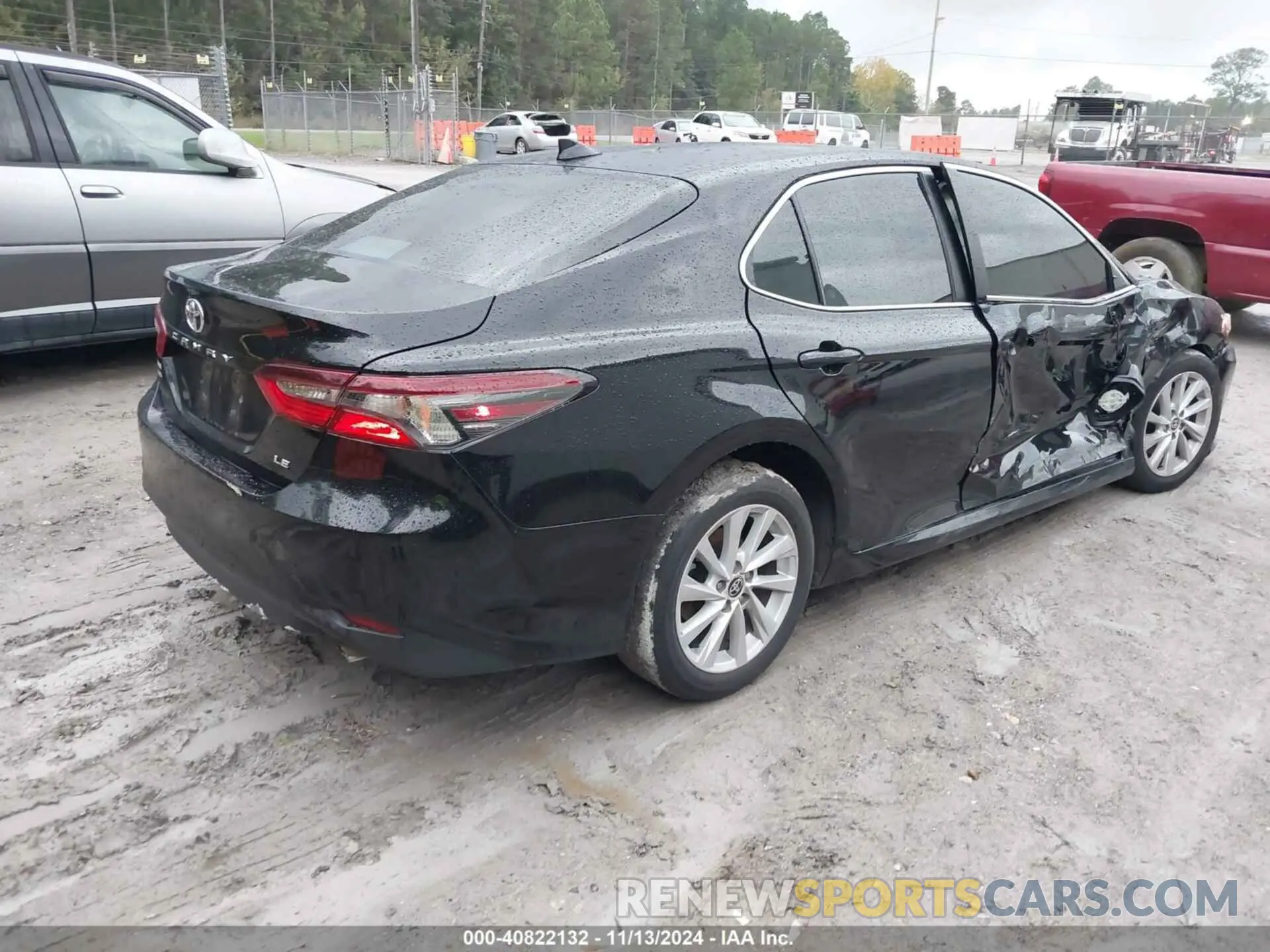 4 Photograph of a damaged car 4T1C11AK9NU683750 TOYOTA CAMRY 2022