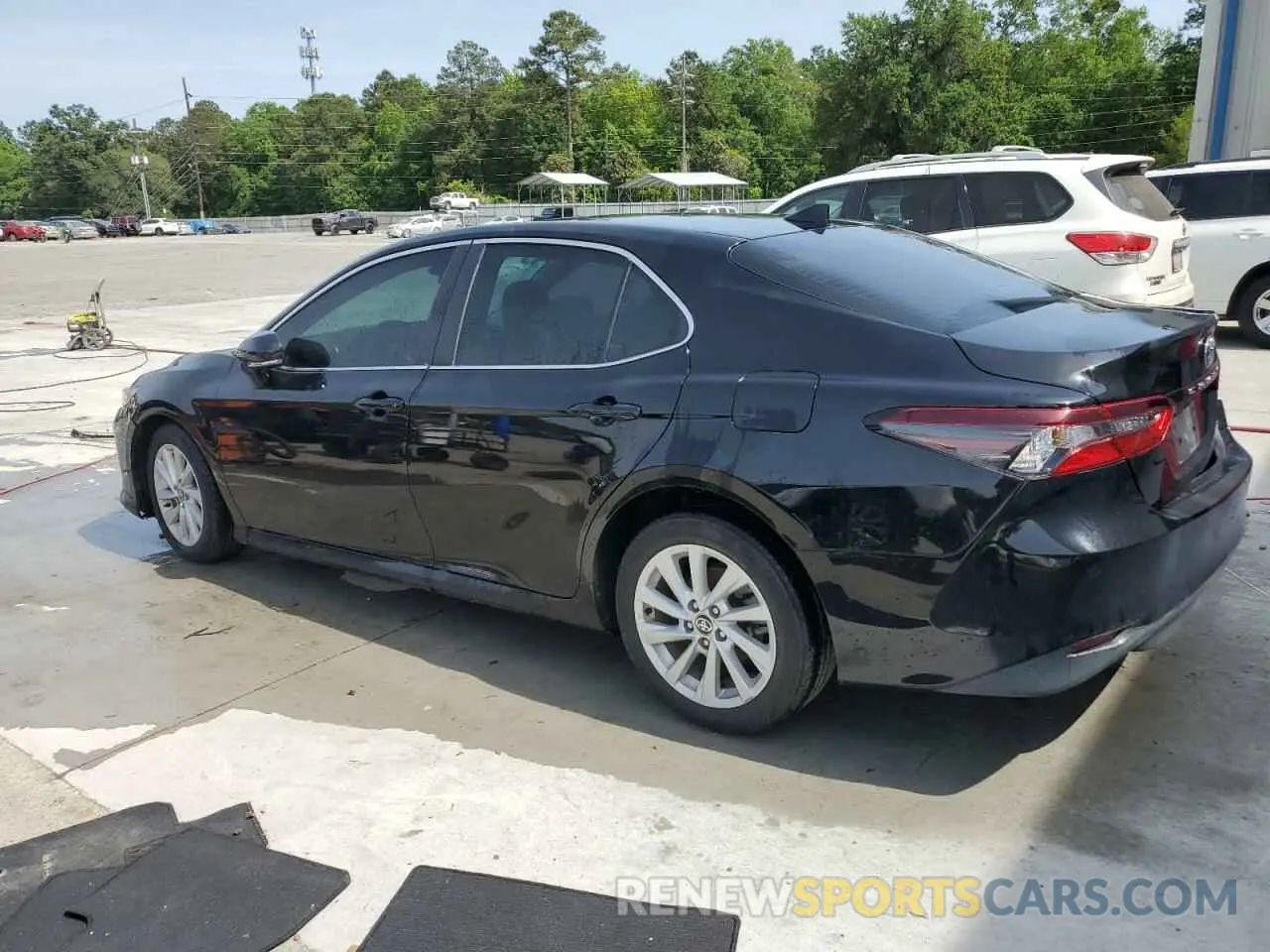 2 Photograph of a damaged car 4T1C11AK9NU691699 TOYOTA CAMRY 2022