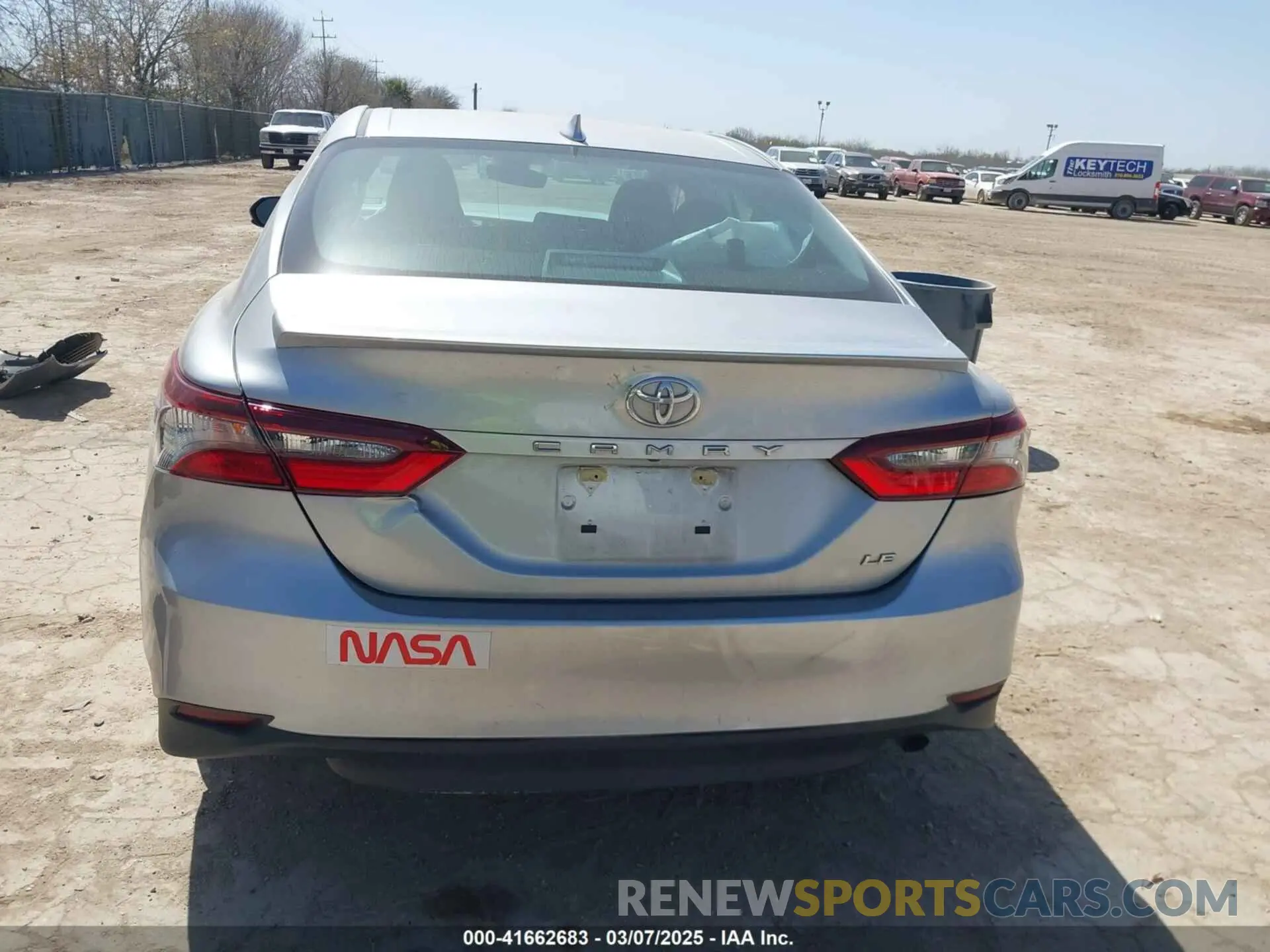 16 Photograph of a damaged car 4T1C11AK9NU695736 TOYOTA CAMRY 2022