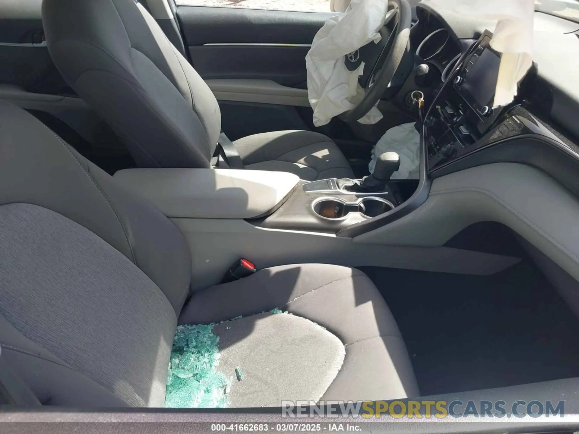 5 Photograph of a damaged car 4T1C11AK9NU695736 TOYOTA CAMRY 2022