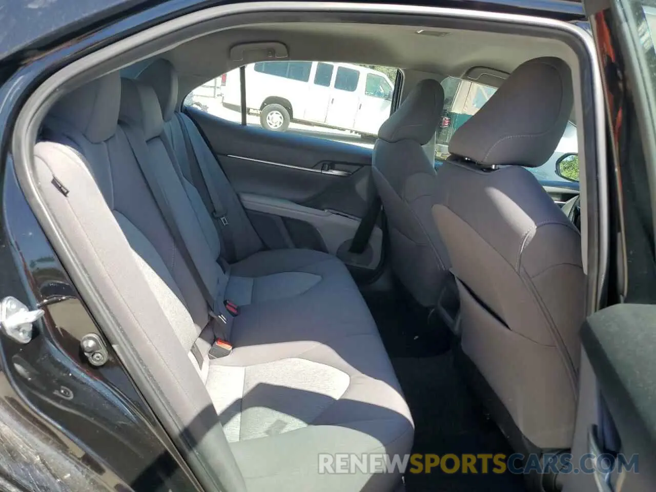 10 Photograph of a damaged car 4T1C11AKXNU061173 TOYOTA CAMRY 2022