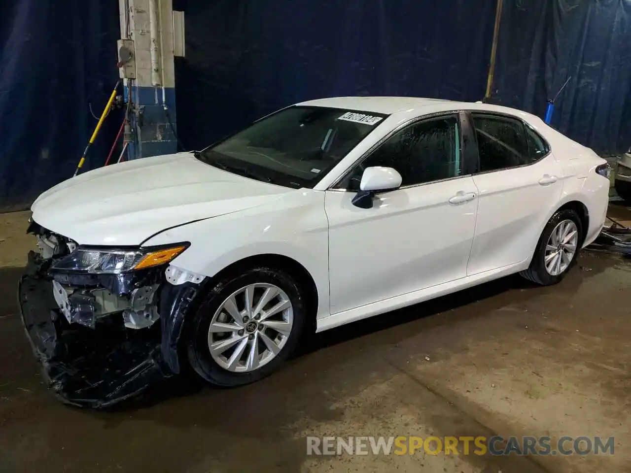 1 Photograph of a damaged car 4T1C11AKXNU623010 TOYOTA CAMRY 2022